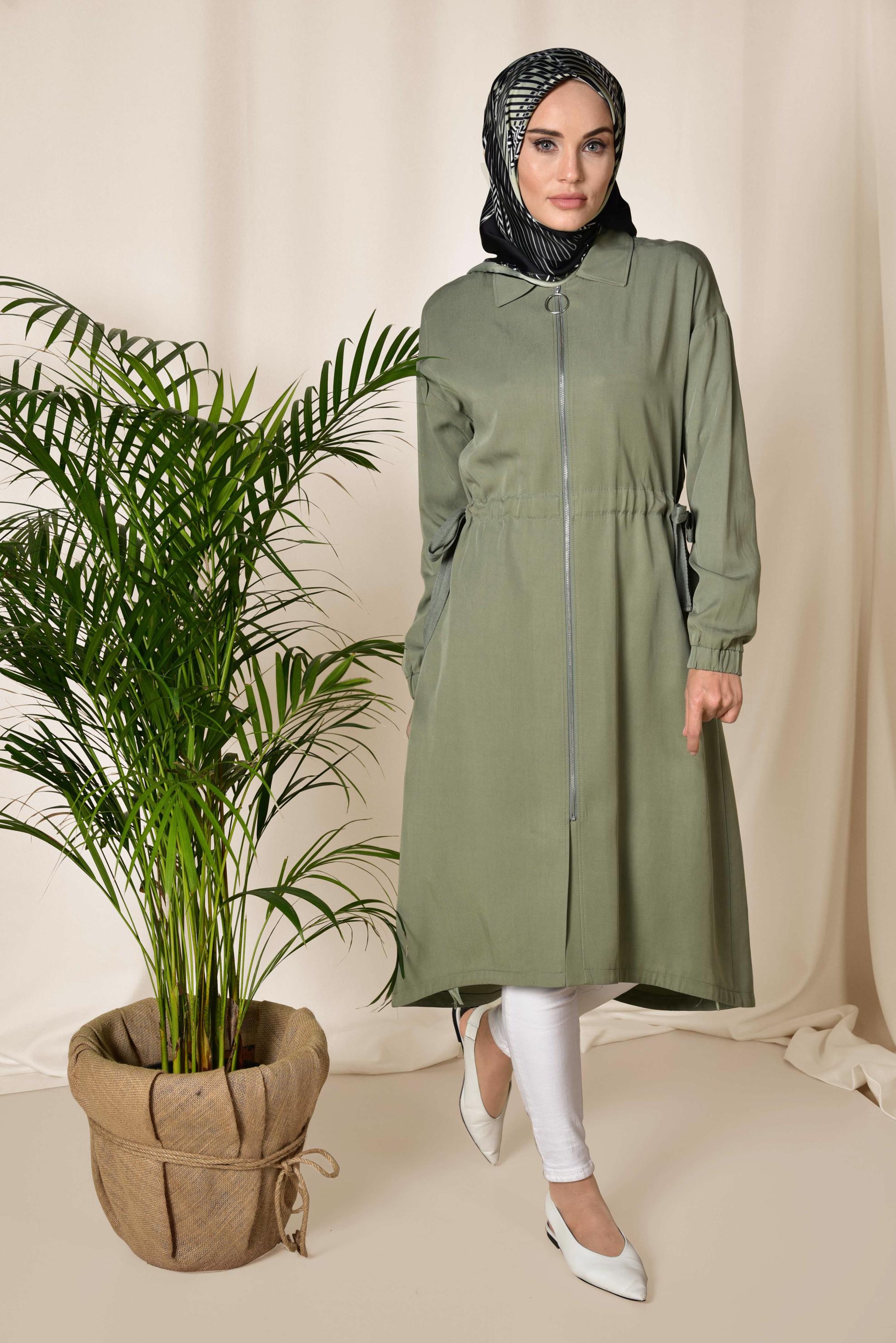 Tesettür giyim HAKİ BELİ BÜZGÜLÜ TENSEL TRENÇKOT 1408