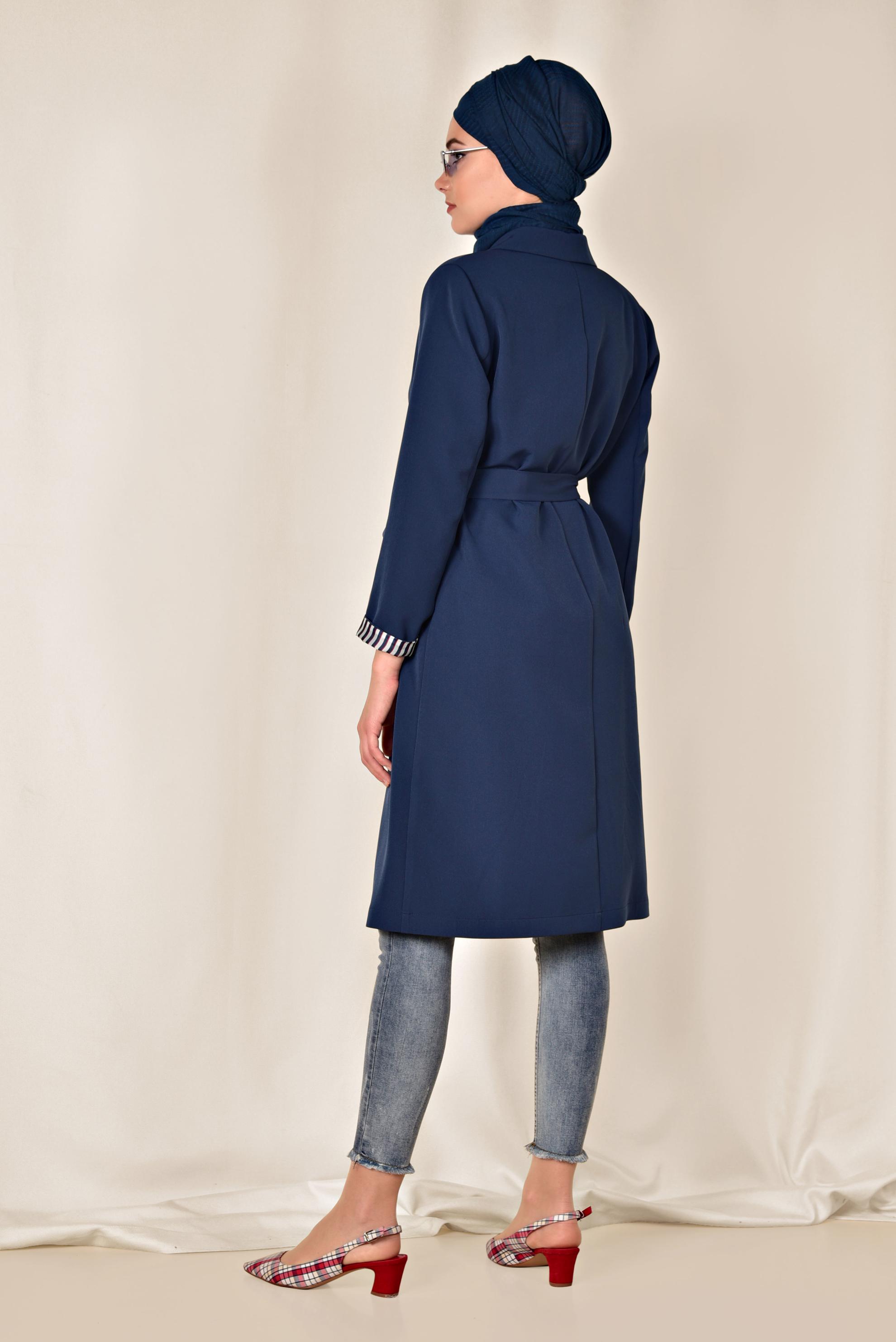 Tesettür giyim LACİVERT ÖNÜ ÇITÇITLI TRENÇKOT 1409