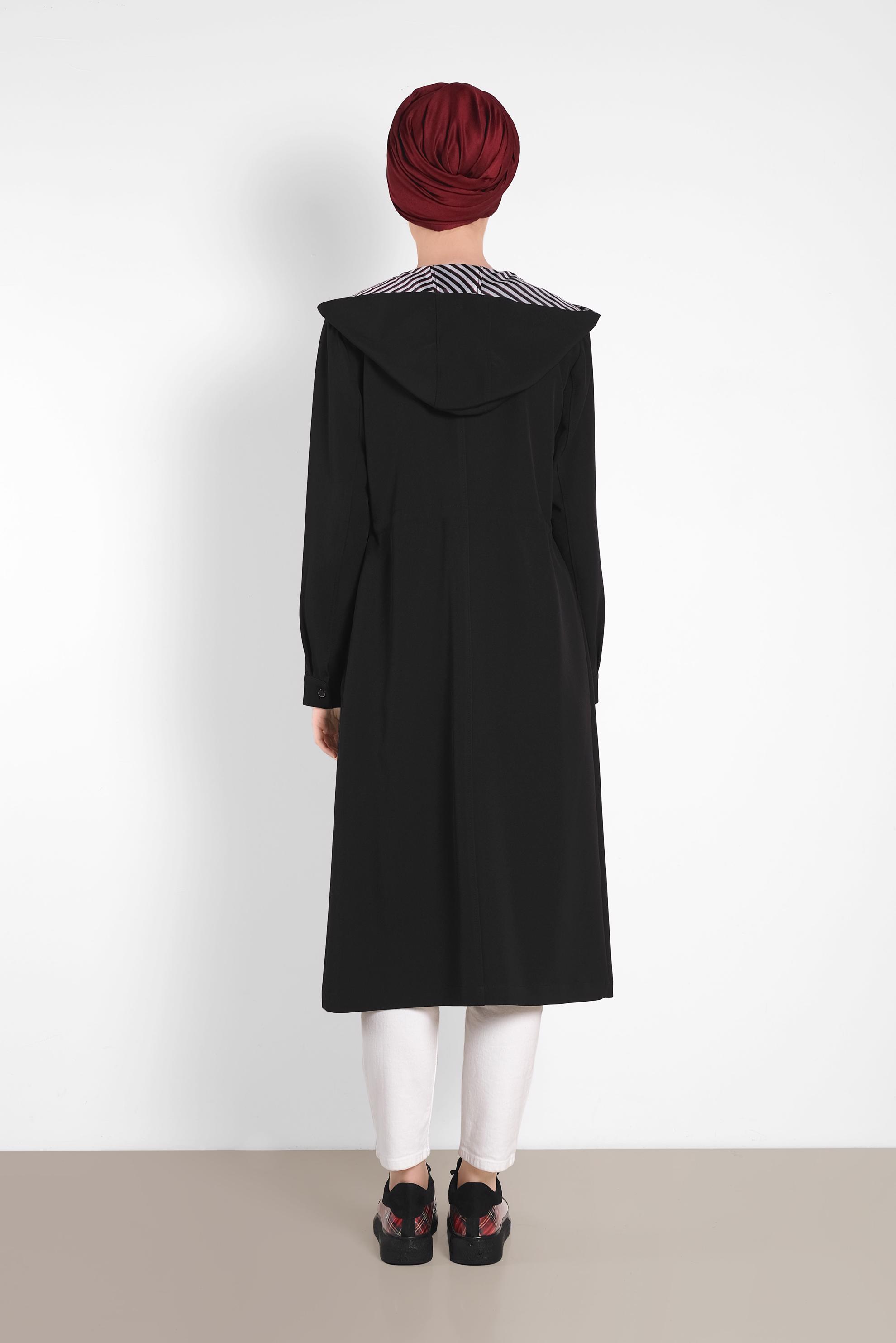 Tesettür giyim SİYAH BELİ BÜZGÜLÜ KAPÜŞONLU TRENÇKOT 1410