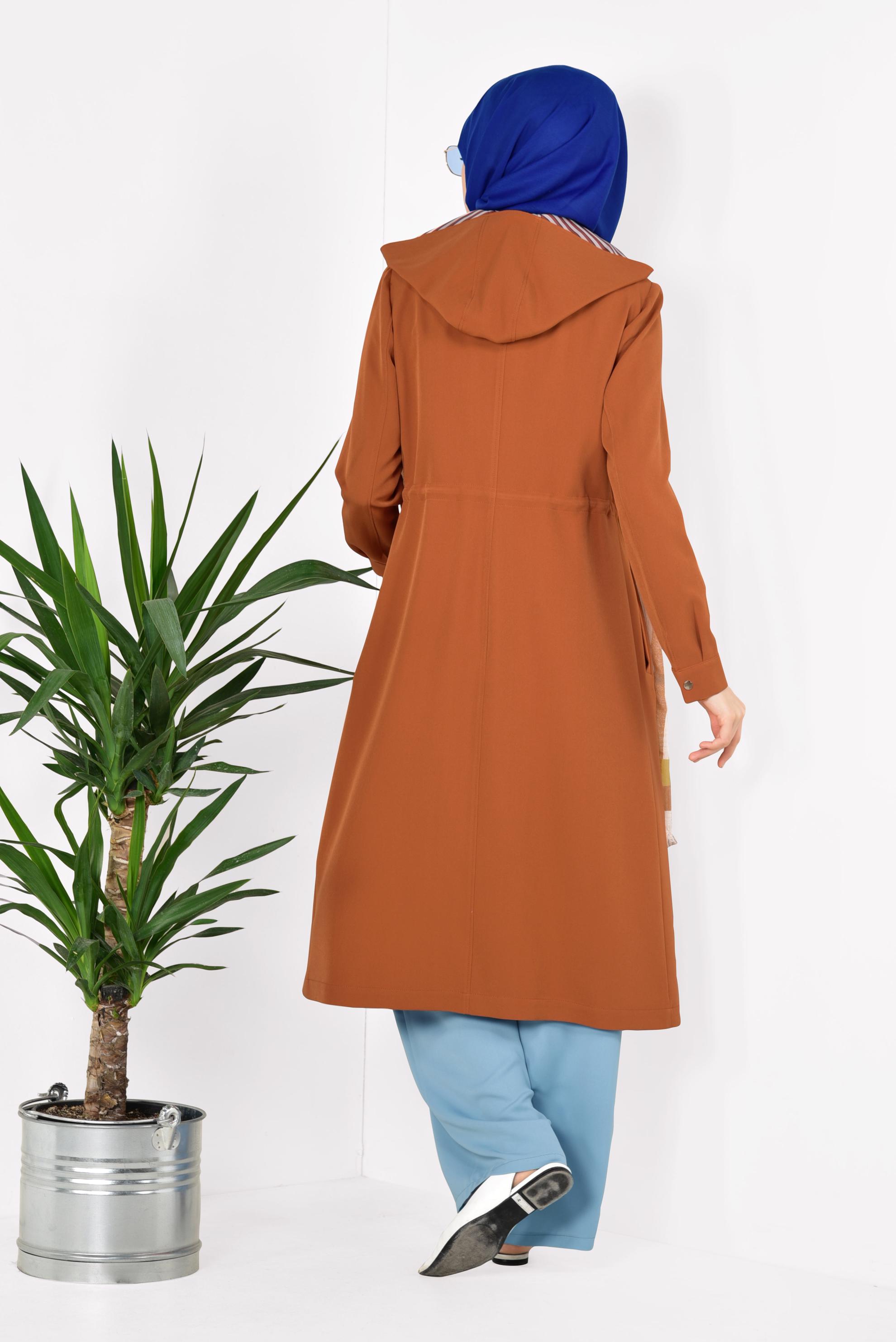 Tesettür giyim TURUNCU BELİ BÜZGÜLÜ KAPÜŞONLU TRENÇKOT 1410
