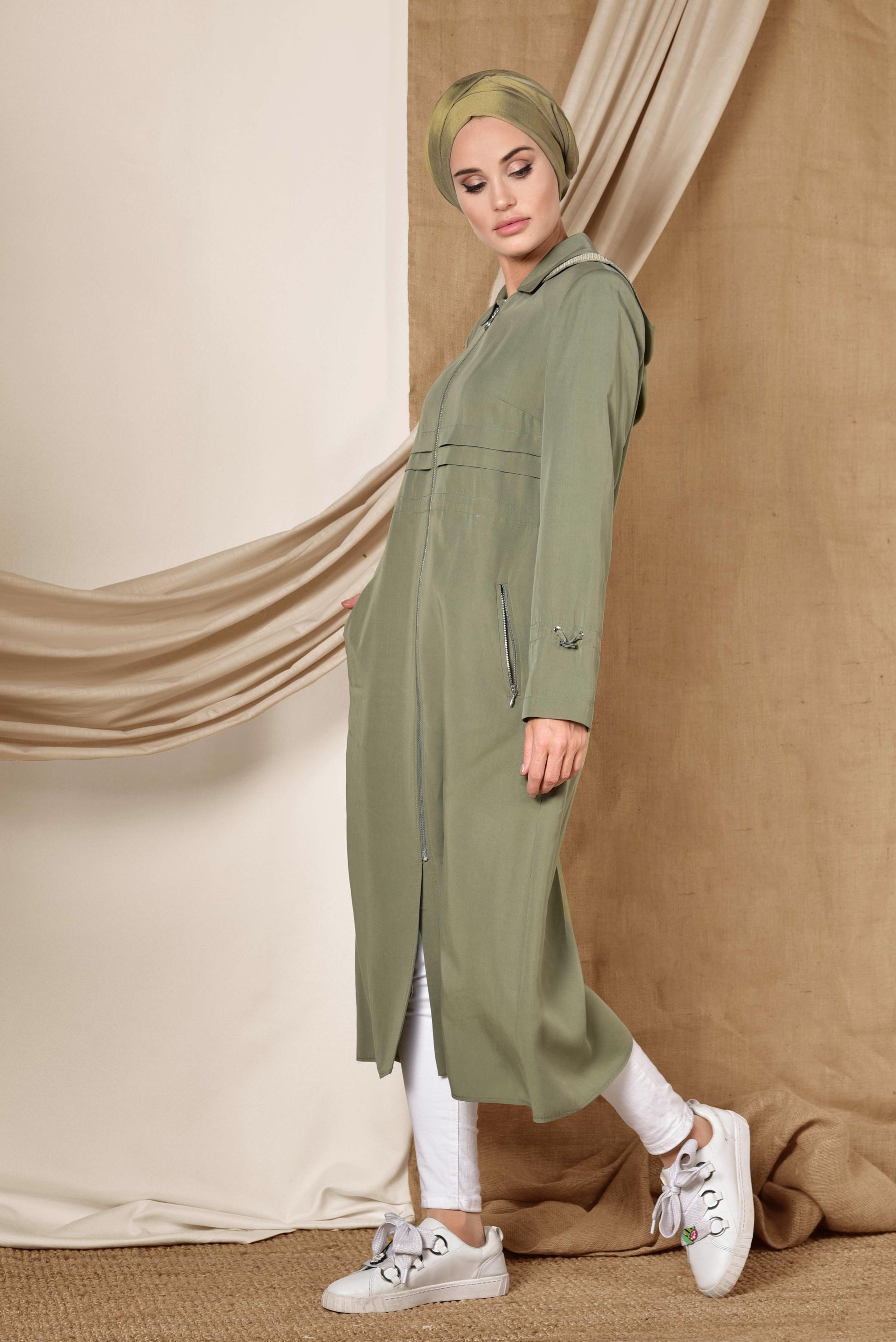 Tesettür giyim HAKİ BELİ BÜZGÜLÜ KAPÜŞONLU  BOYDAN FERMUARLI TRENÇKOT 1411