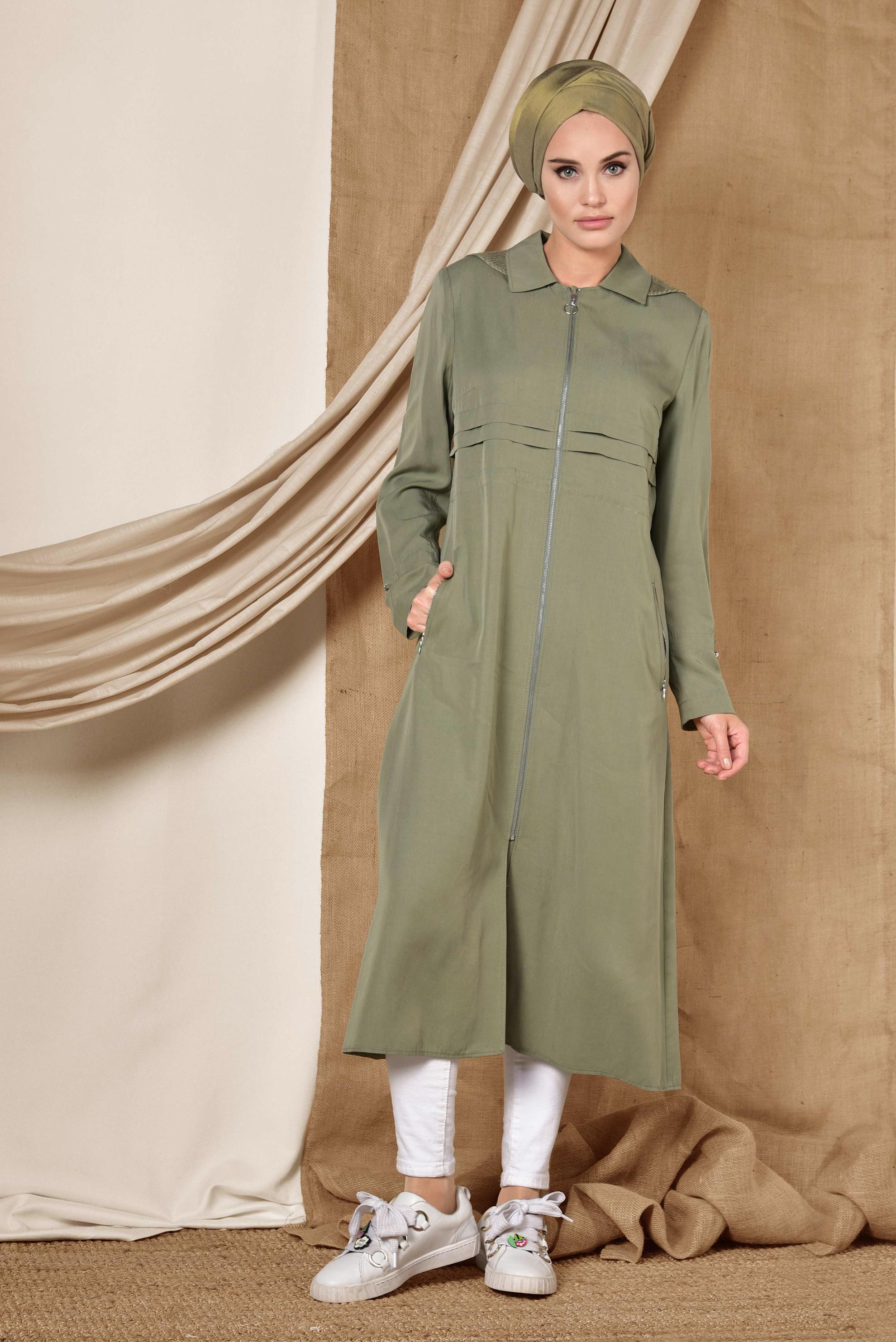 Tesettür giyim HAKİ BELİ BÜZGÜLÜ KAPÜŞONLU  BOYDAN FERMUARLI TRENÇKOT 1411