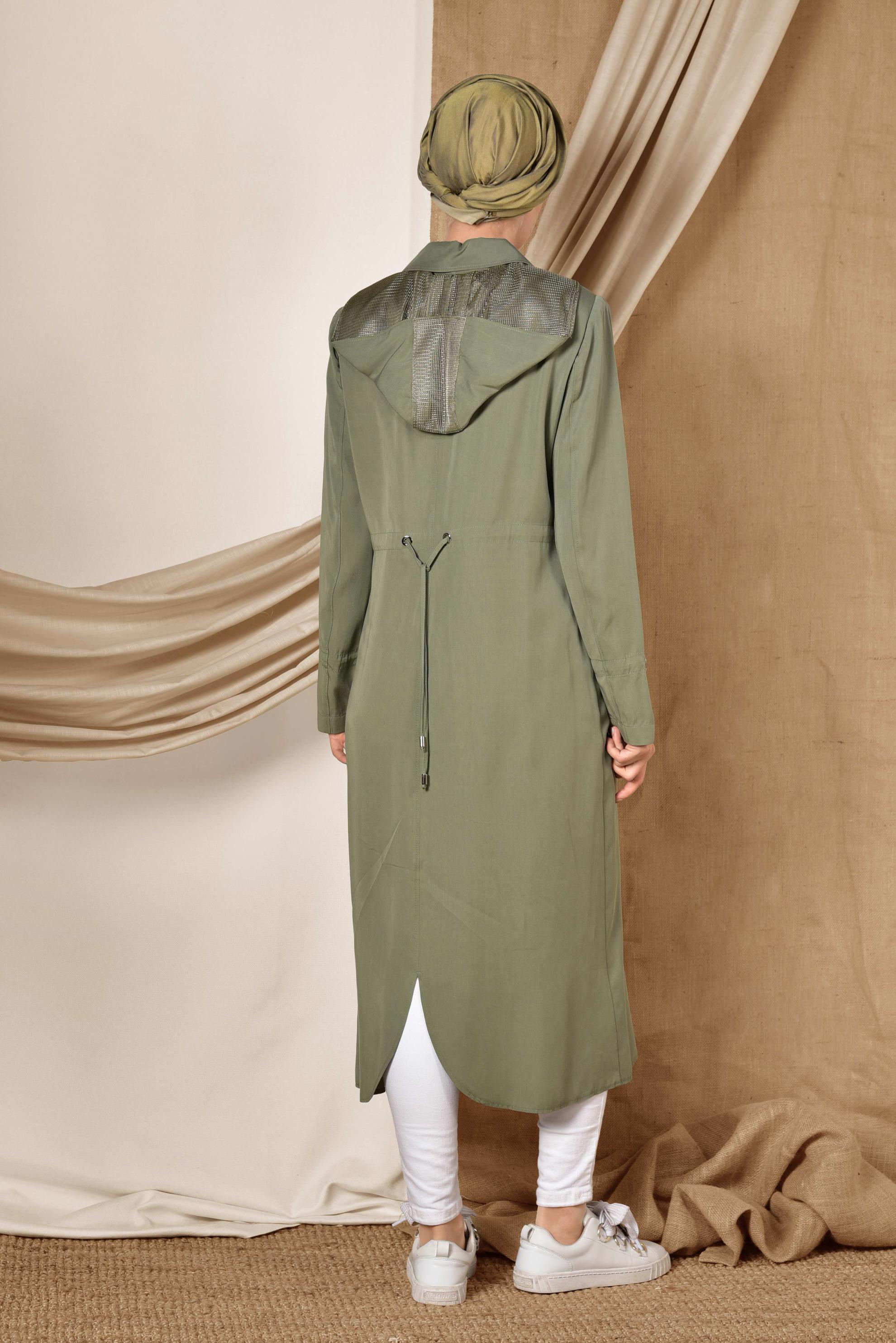 Tesettür giyim HAKİ BELİ BÜZGÜLÜ KAPÜŞONLU  BOYDAN FERMUARLI TRENÇKOT 1411