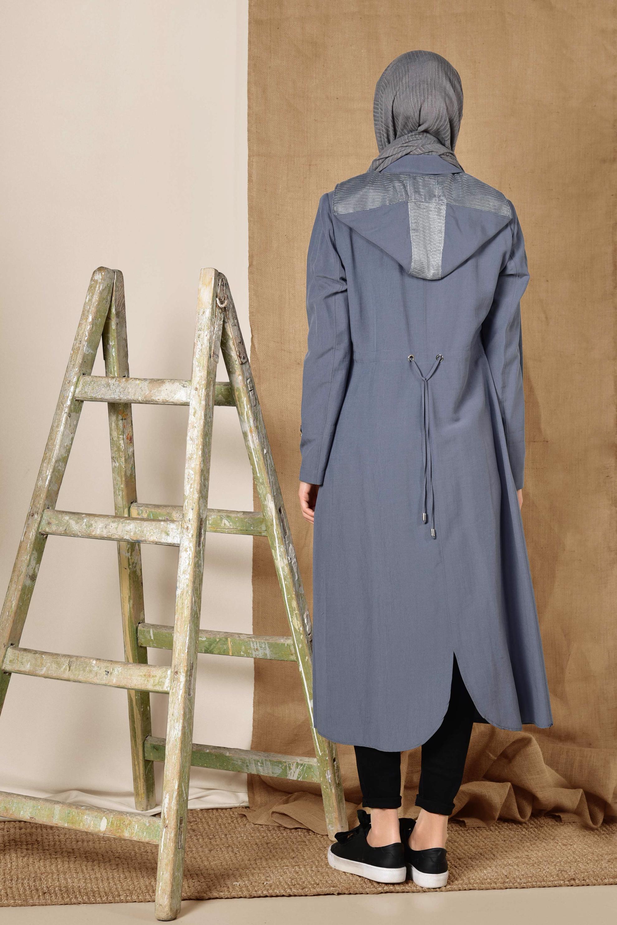 Tesettür giyim GRİ BELİ BÜZGÜLÜ KAPÜŞONLU  BOYDAN FERMUARLI TRENÇKOT 1411