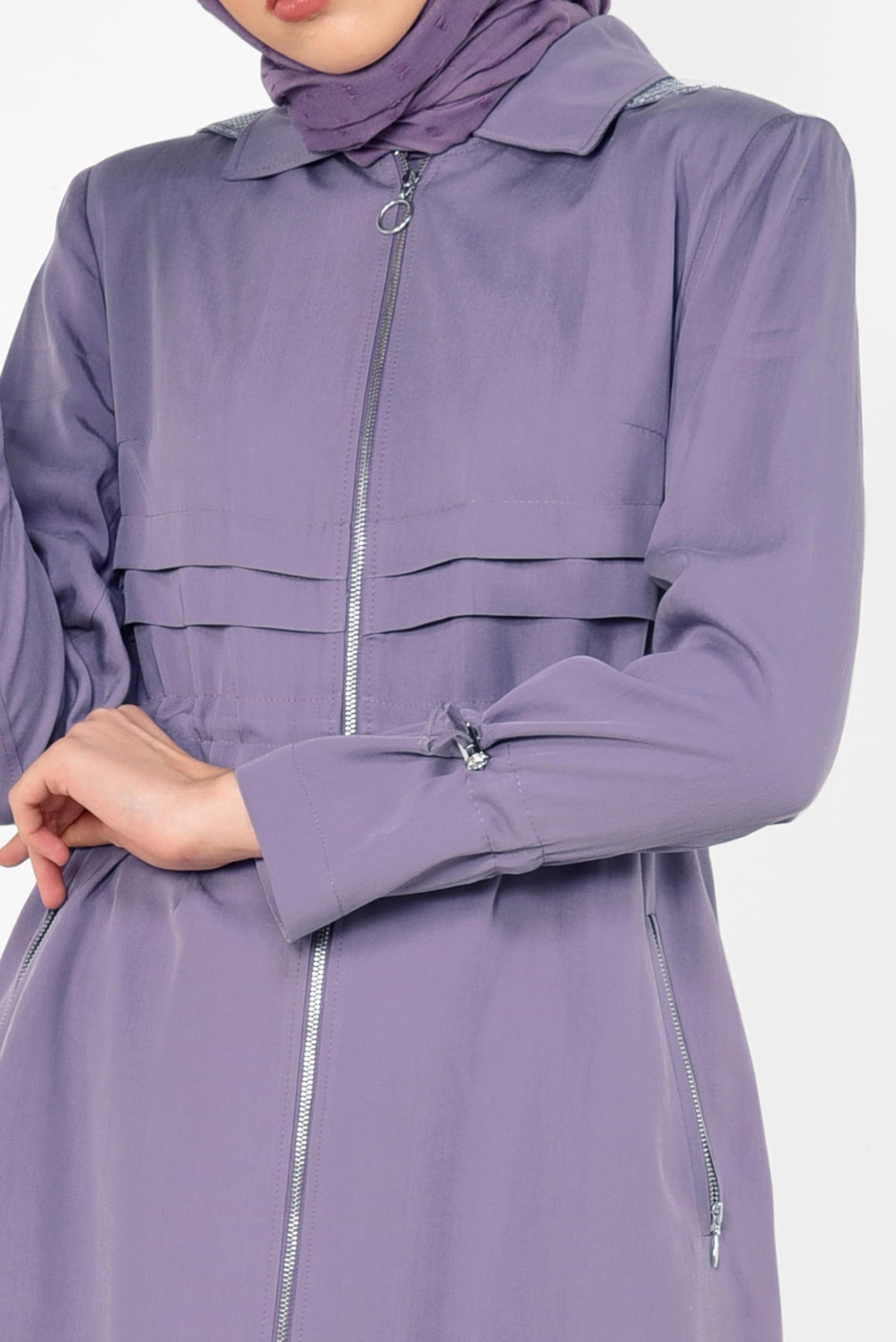 Tesettür giyim MOR BELİ BÜZGÜLÜ KAPÜŞONLU  BOYDAN FERMUARLI TRENÇKOT 1411