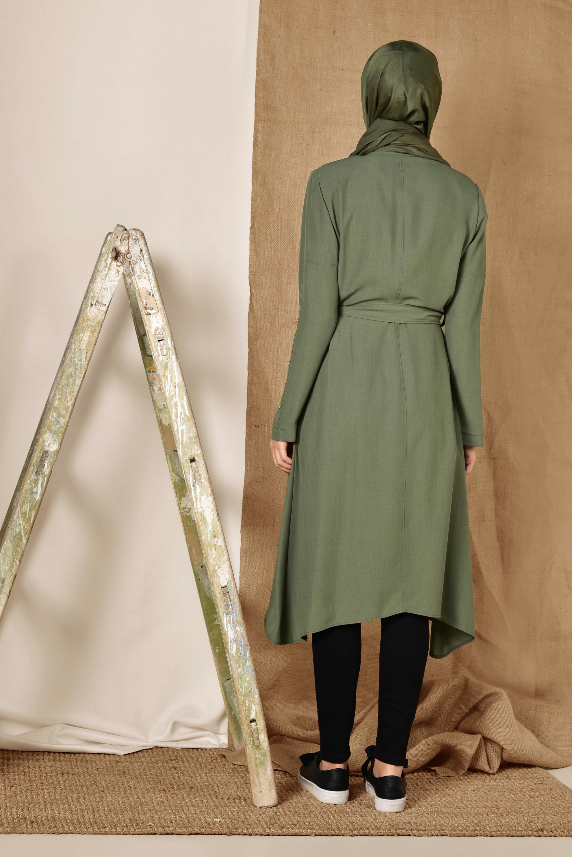 Tesettür giyim HAKİ BELİ KUŞAKLI FERMUARLI TRENÇKOT 1412