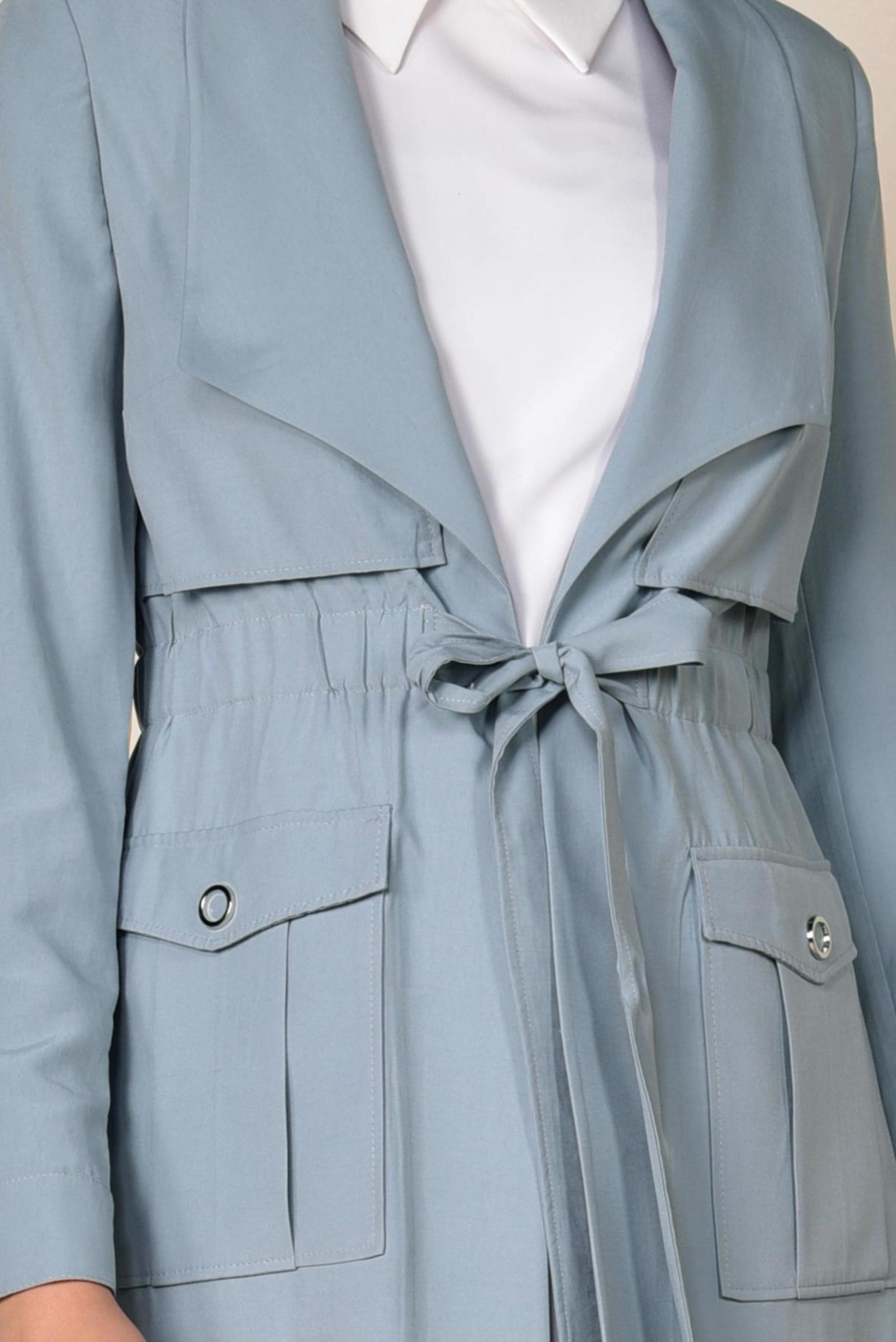 Tesettür giyim MAVİ BELİ BAĞCIKLI ASİMETRİK KESİM TENSEL TRENÇKOT 1414