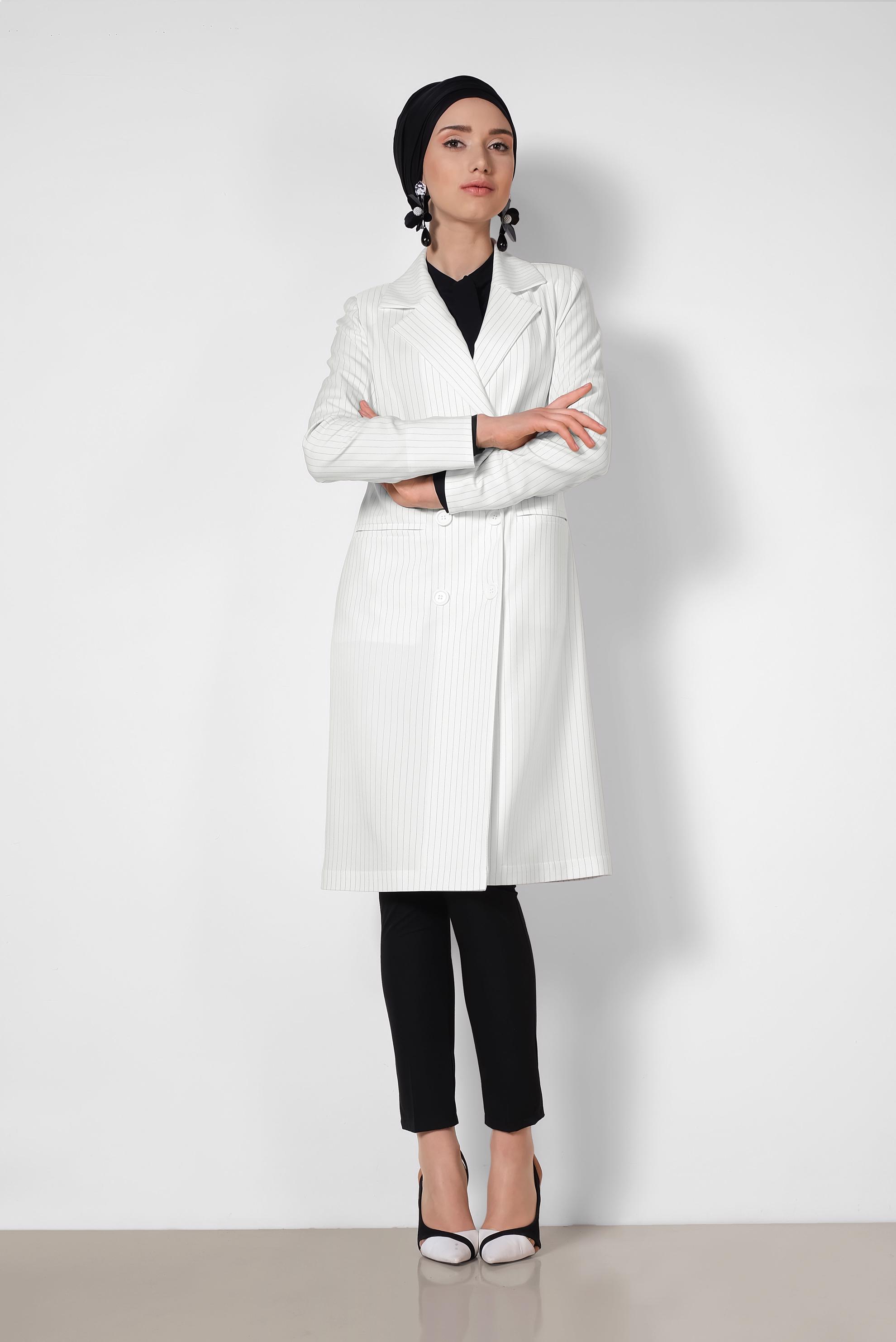 Tesettür giyim BEJ ÇİZGİ DESENLİ KRUVAZE TRENÇKOT 1415