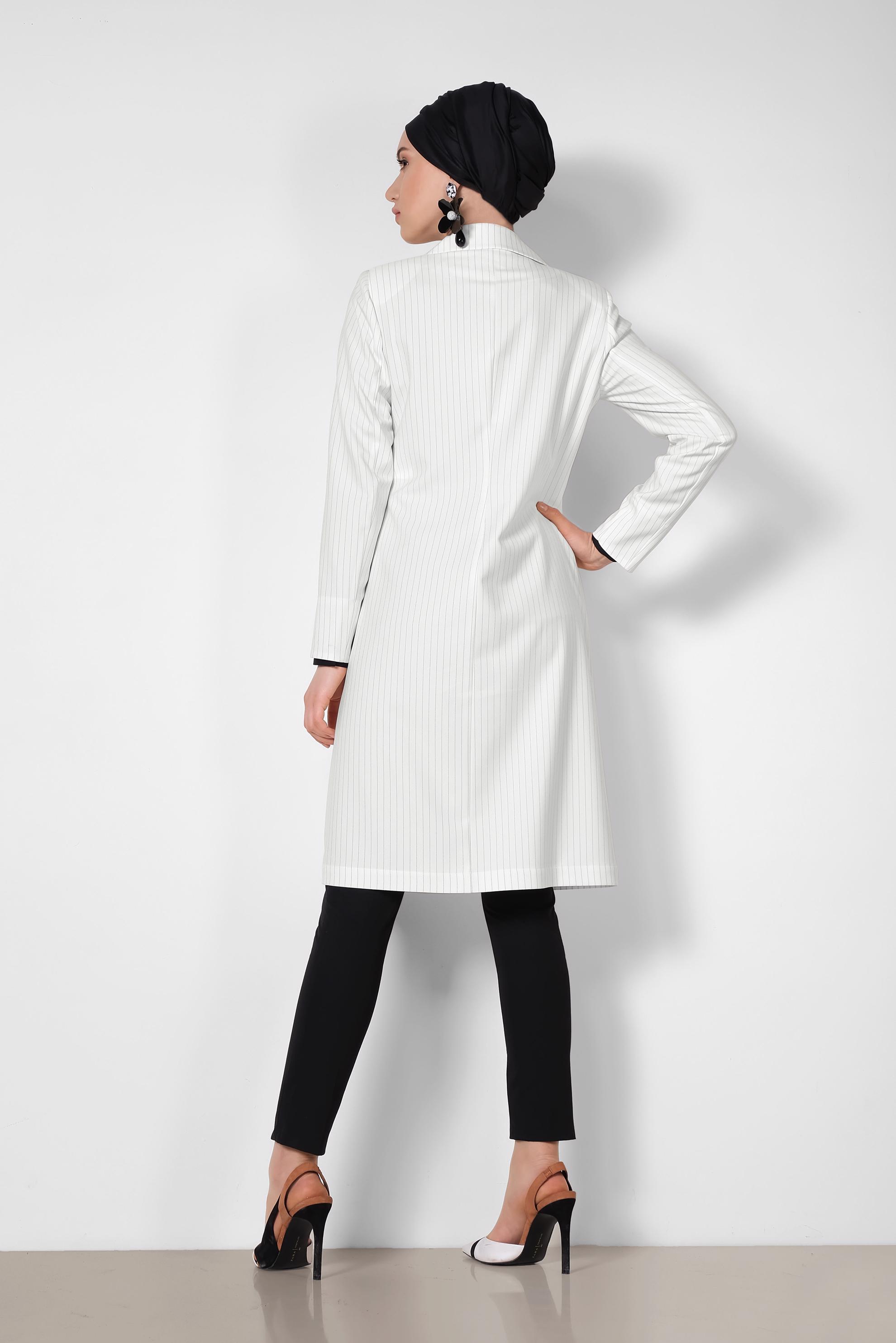 Tesettür giyim BEJ ÇİZGİ DESENLİ KRUVAZE TRENÇKOT 1415