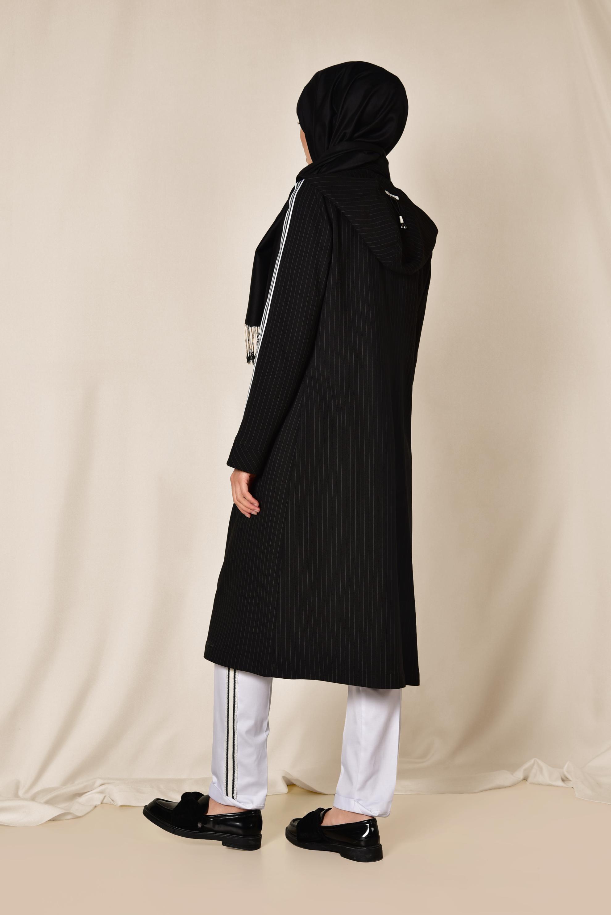 Tesettür giyim SİYAH KOLLARI ŞERİTLİ ÇİZGİ DESENLİ TRENÇKOT 1416