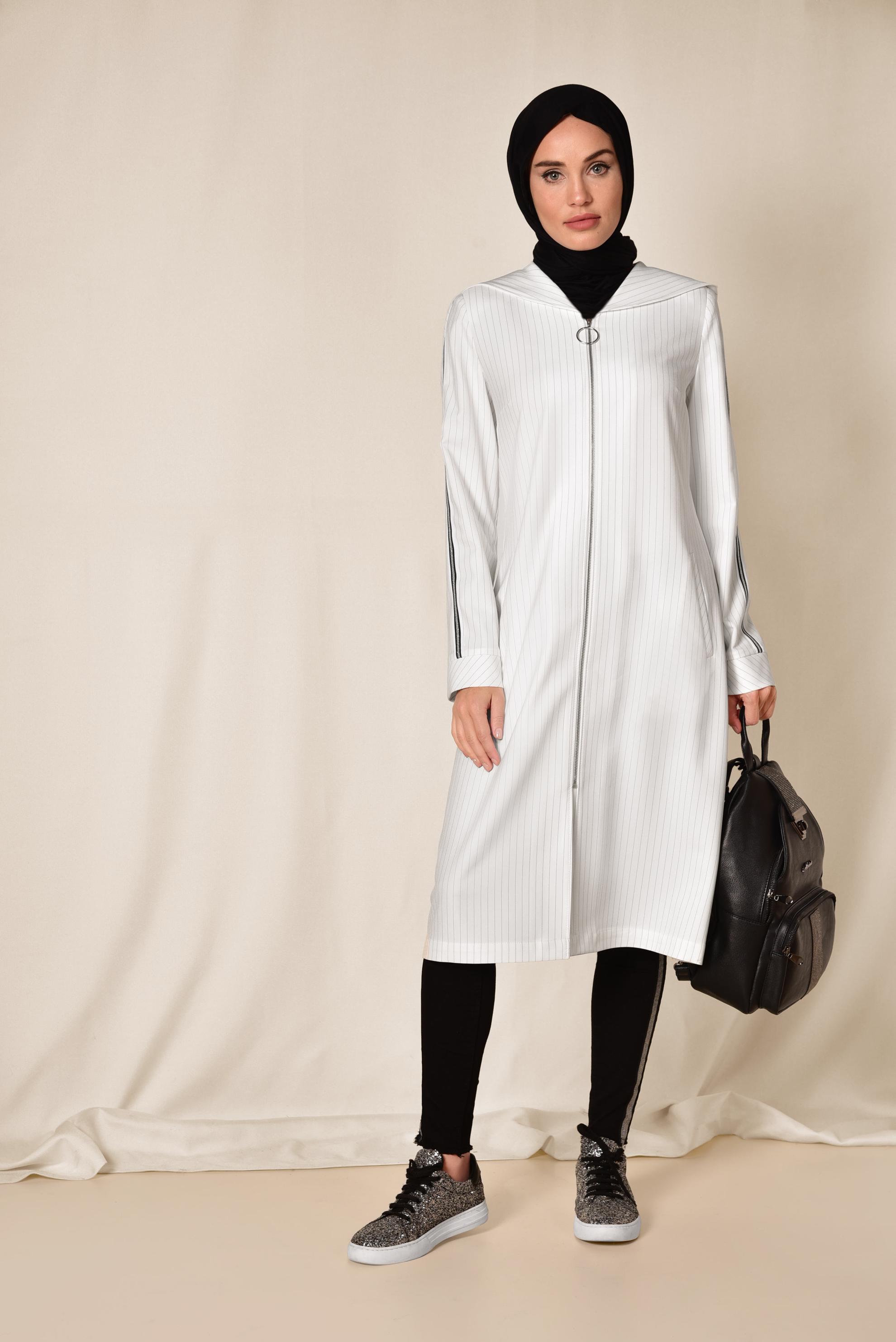 Tesettür giyim BEJ KOLLARI ŞERİTLİ ÇİZGİ DESENLİ TRENÇKOT 1416