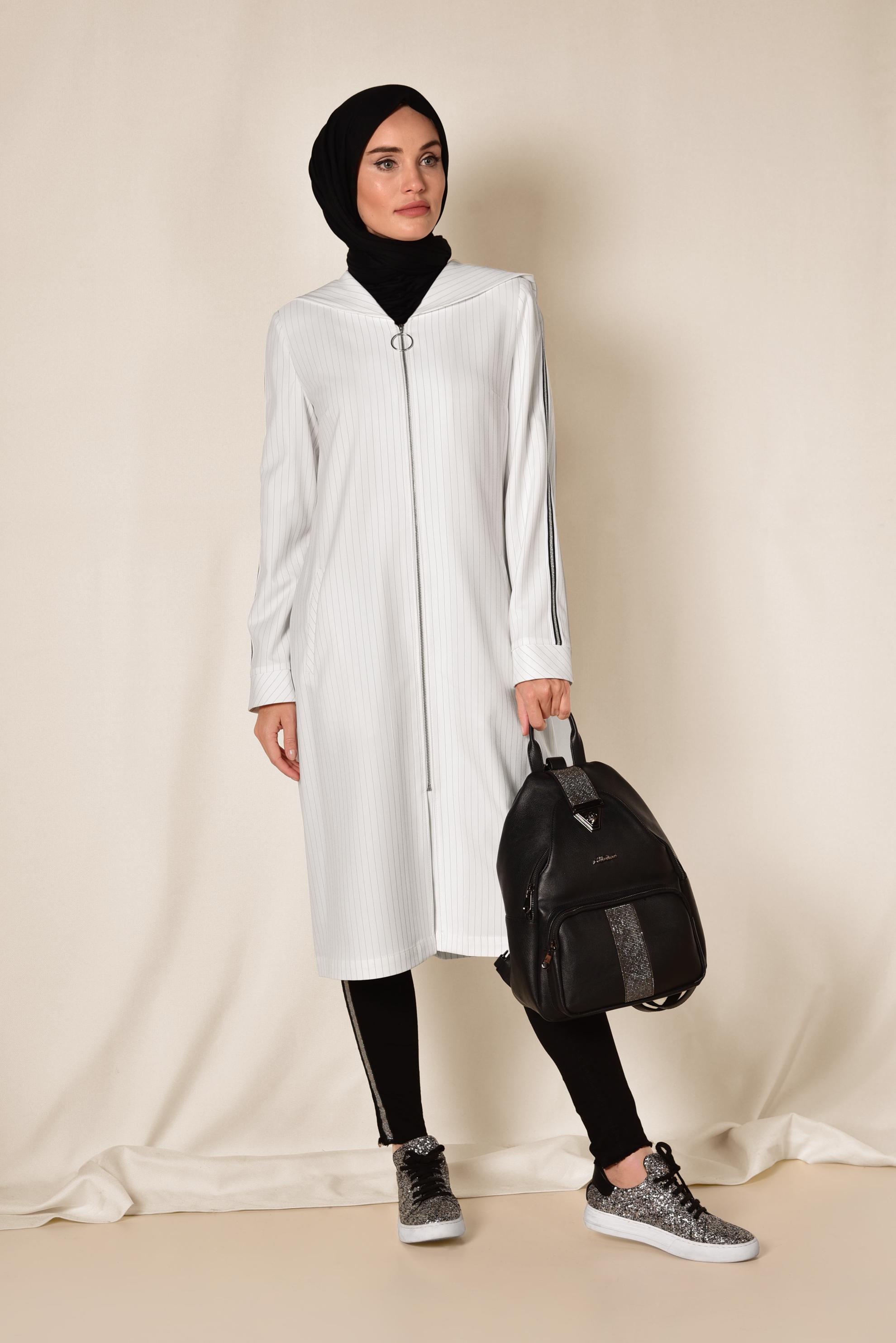 Tesettür giyim BEJ KOLLARI ŞERİTLİ ÇİZGİ DESENLİ TRENÇKOT 1416