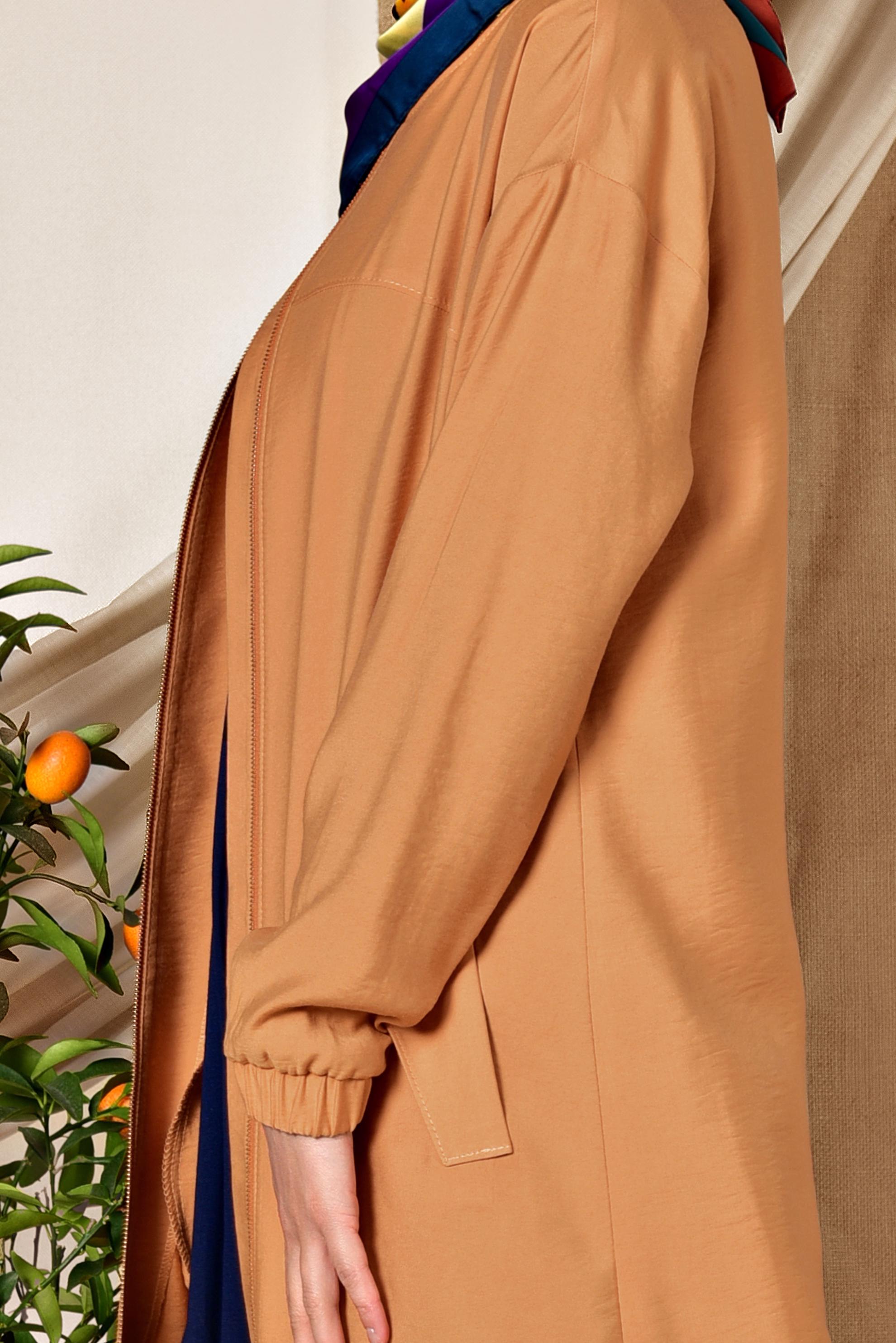 Tesettür giyim TURUNCU YUVARLAK YAKA FERMUARLI TRENÇKOT 1418