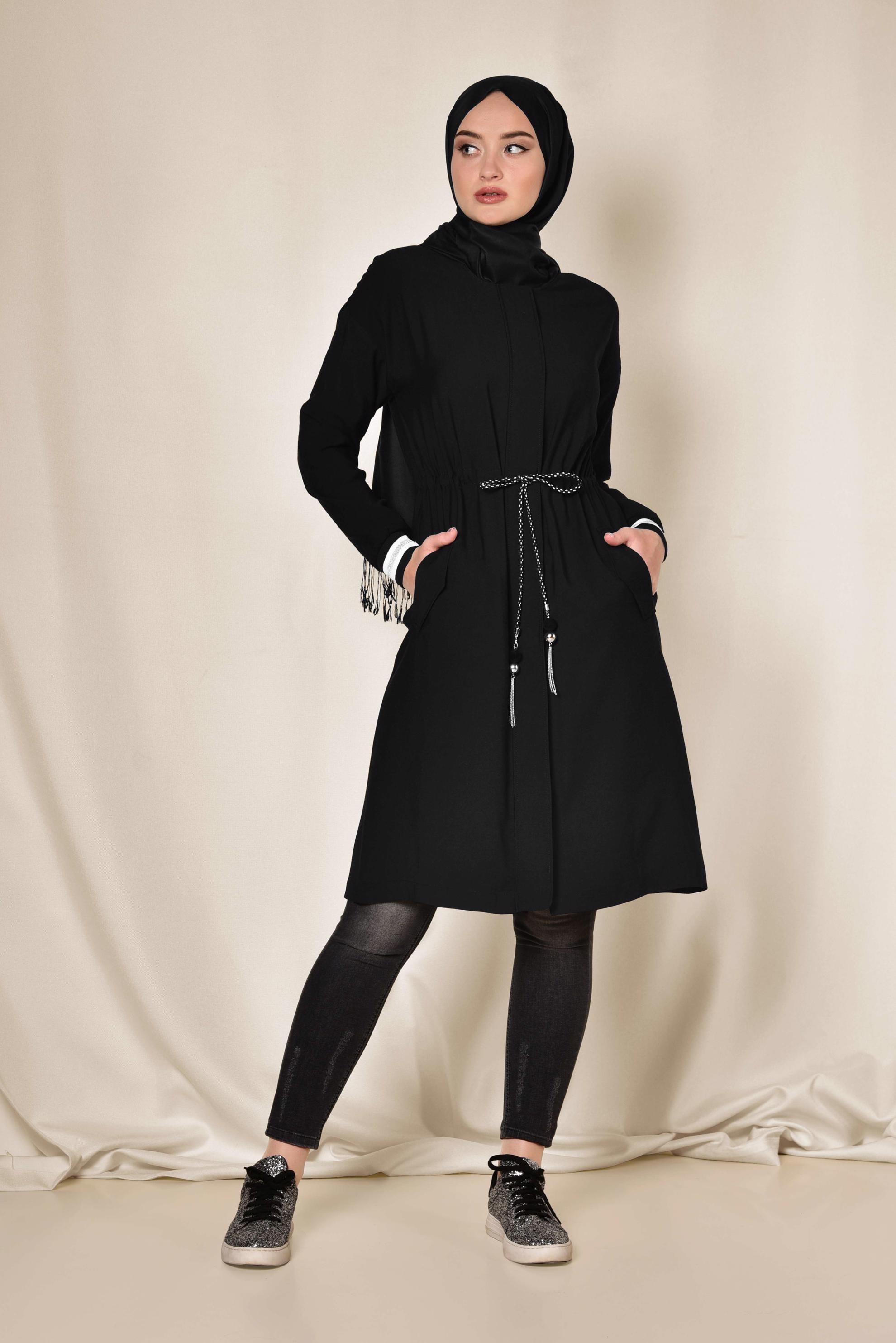 Tesettür giyim SİYAH BELİ BÜZGÜLÜ ZİNCİR DETAYLI TRENÇKOT 1425 