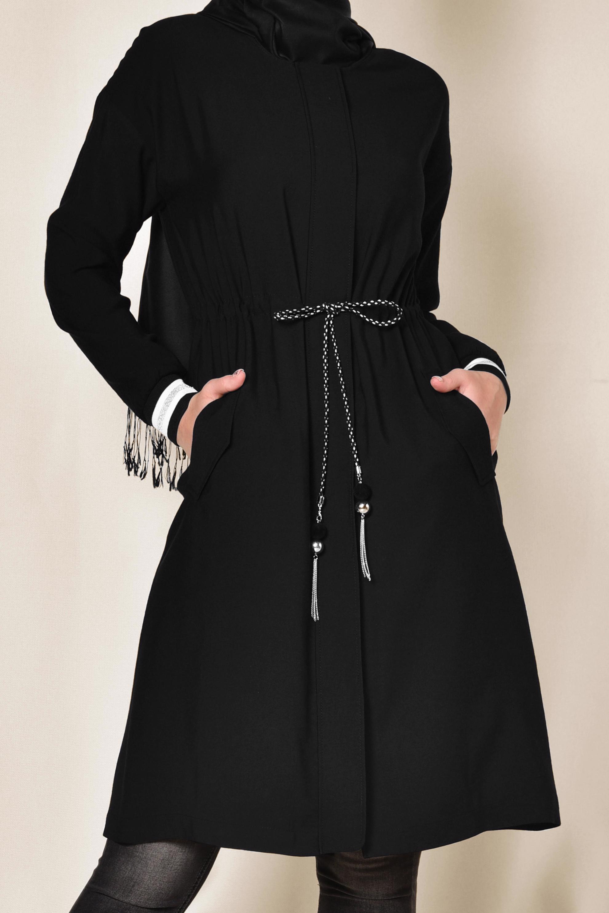 Tesettür giyim SİYAH BELİ BÜZGÜLÜ ZİNCİR DETAYLI TRENÇKOT 1425 