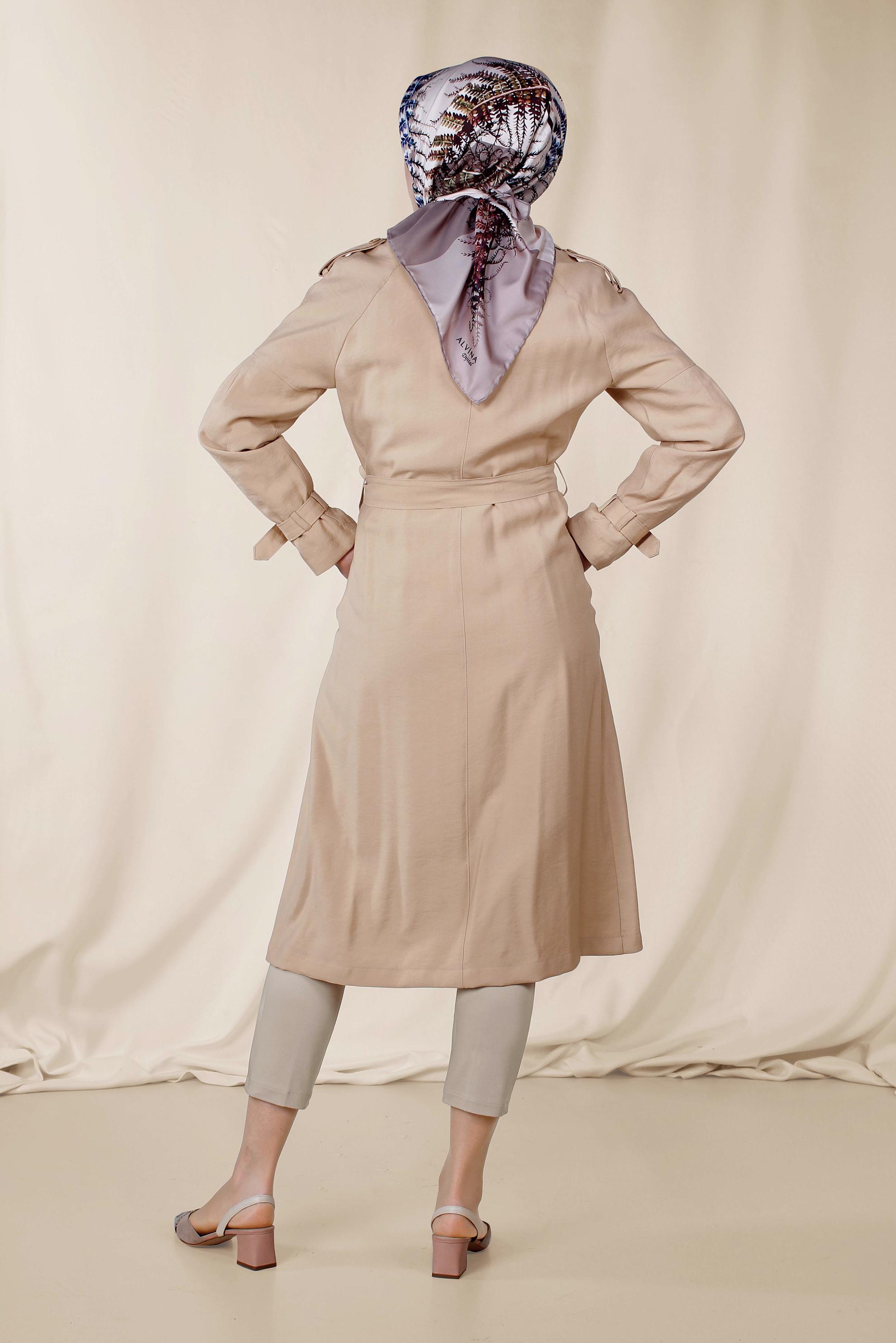 Tesettür giyim BEJ DÜĞMELİ VE KEMERLİ SPOR TRENÇKOT 1429