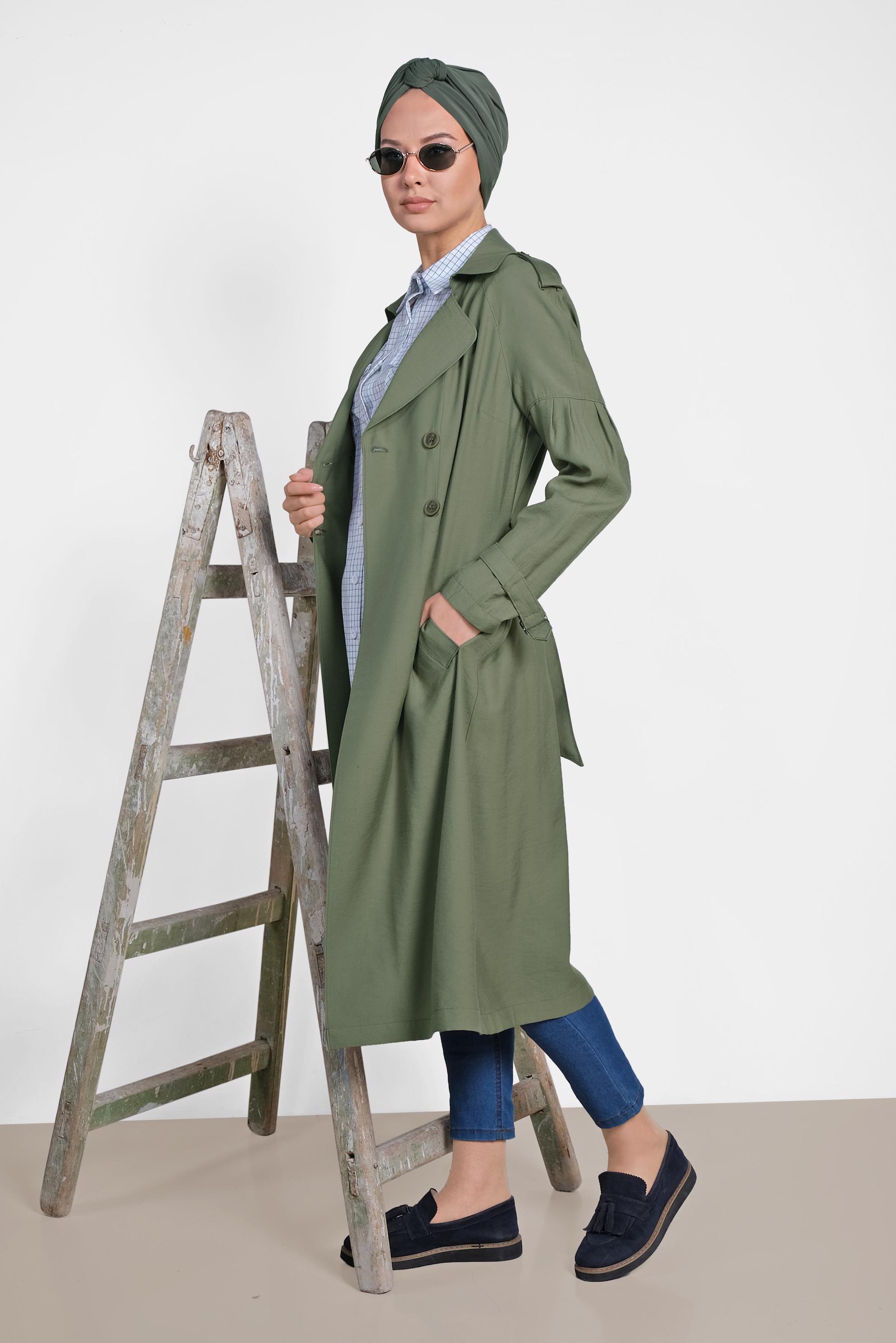 Tesettür giyim HAKİ DÜĞMELİ VE KEMERLİ SPOR TRENÇKOT 1429