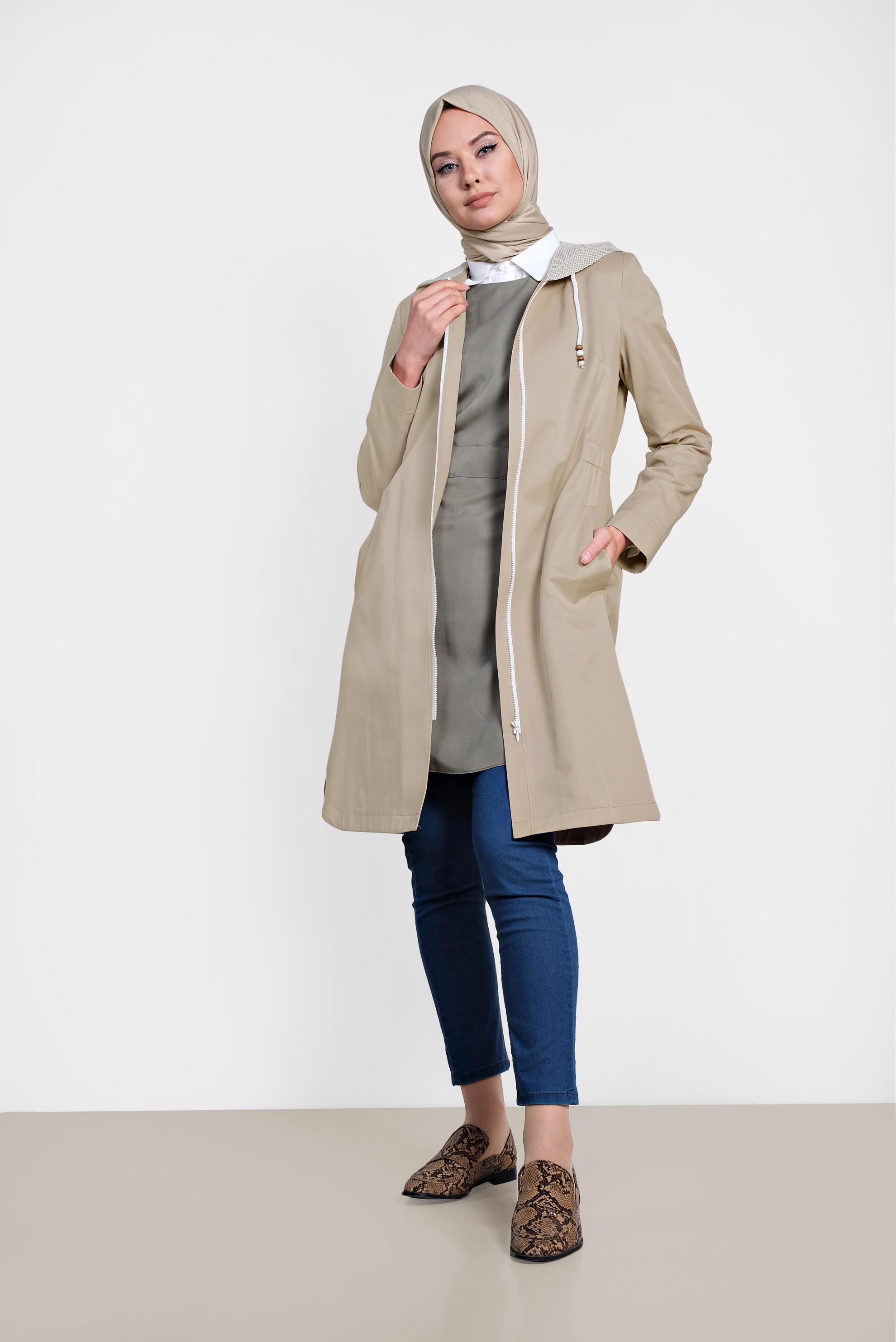 Tesettür giyim BEJ ÖNDEN FERMUARLI KAPÜŞONLU TRENÇKOT 1437
