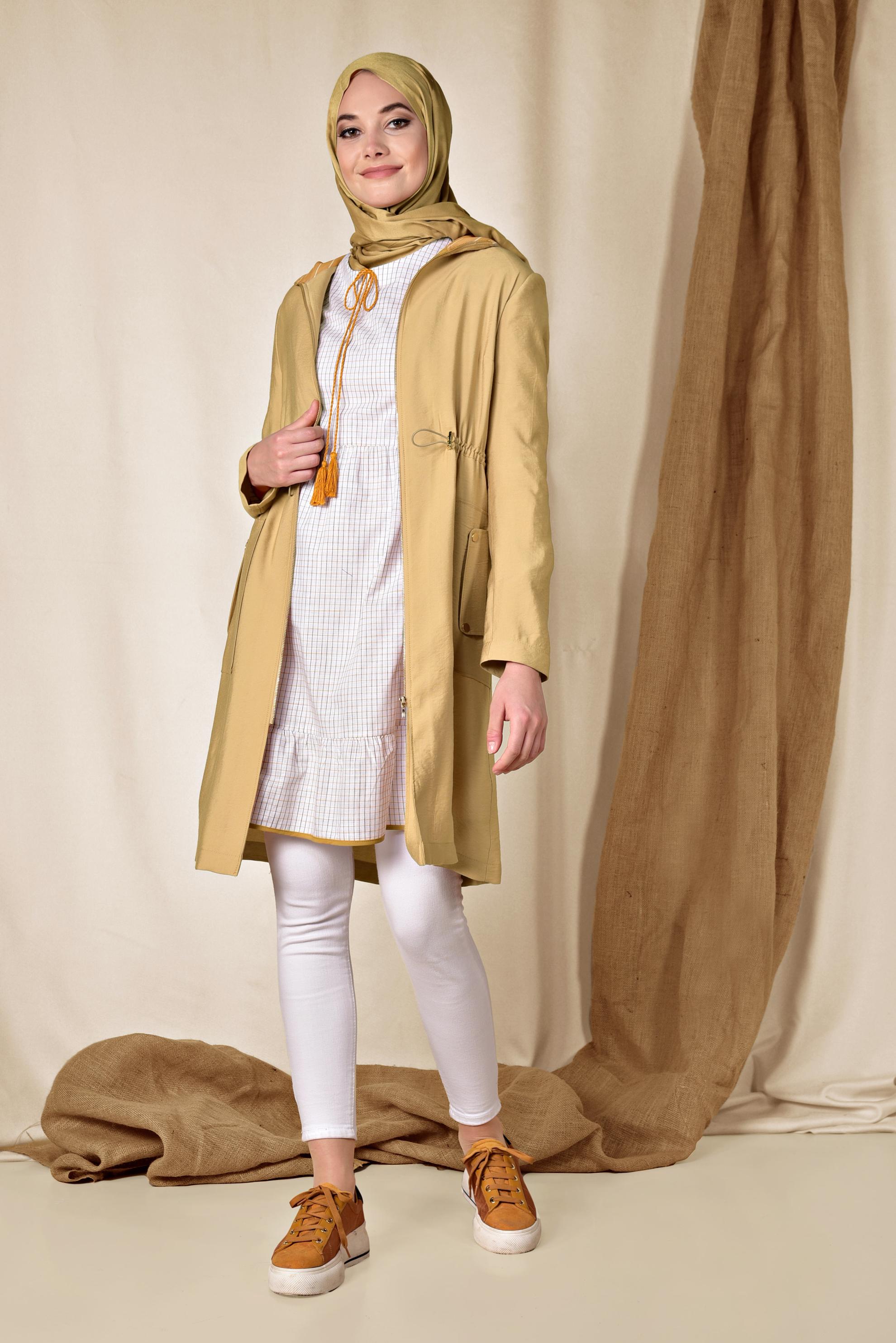 Tesettür giyim SARI BELİ BÜZGÜLÜ KAPÜŞONLU TRENÇKOT 1441