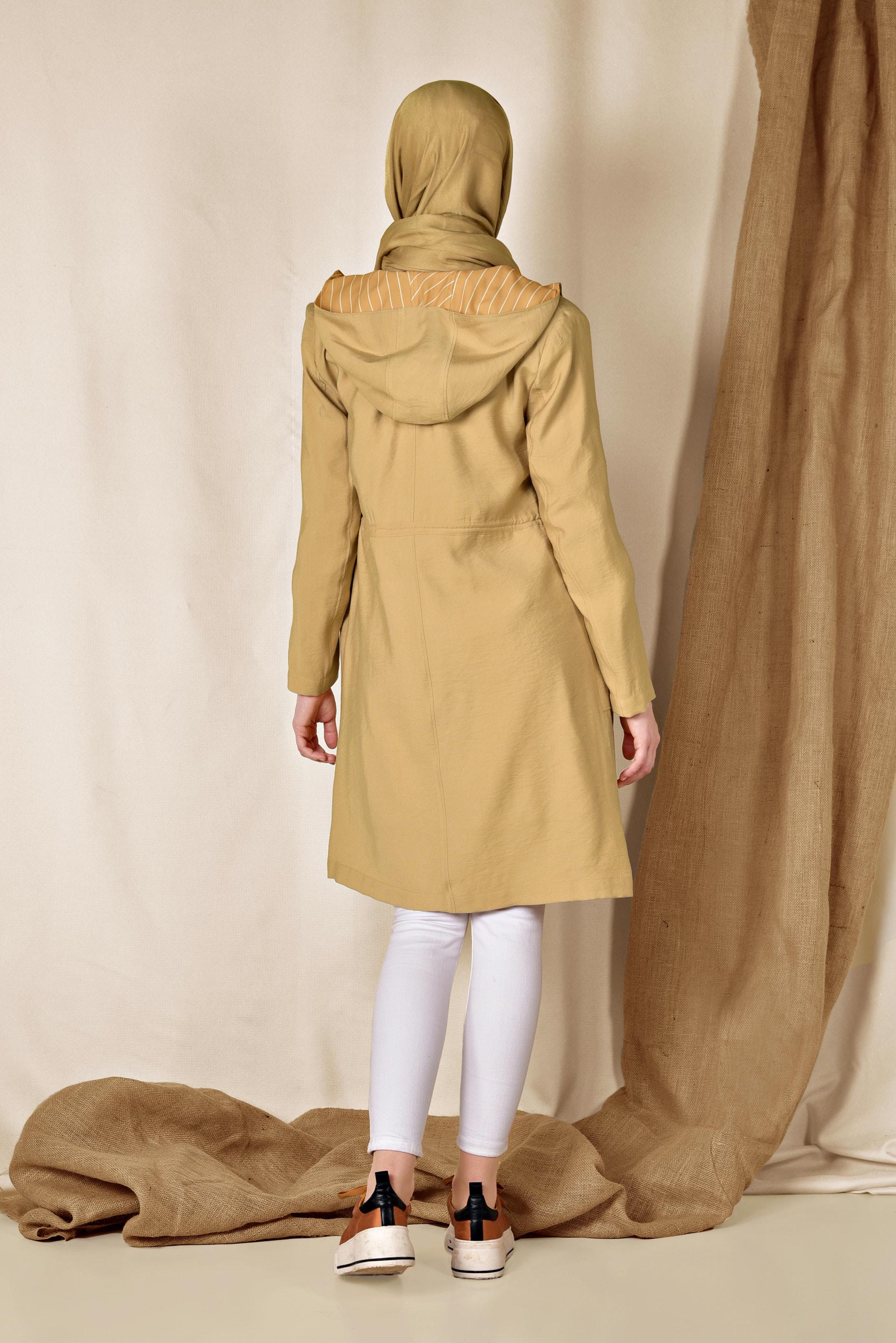 Tesettür giyim SARI BELİ BÜZGÜLÜ KAPÜŞONLU TRENÇKOT 1441