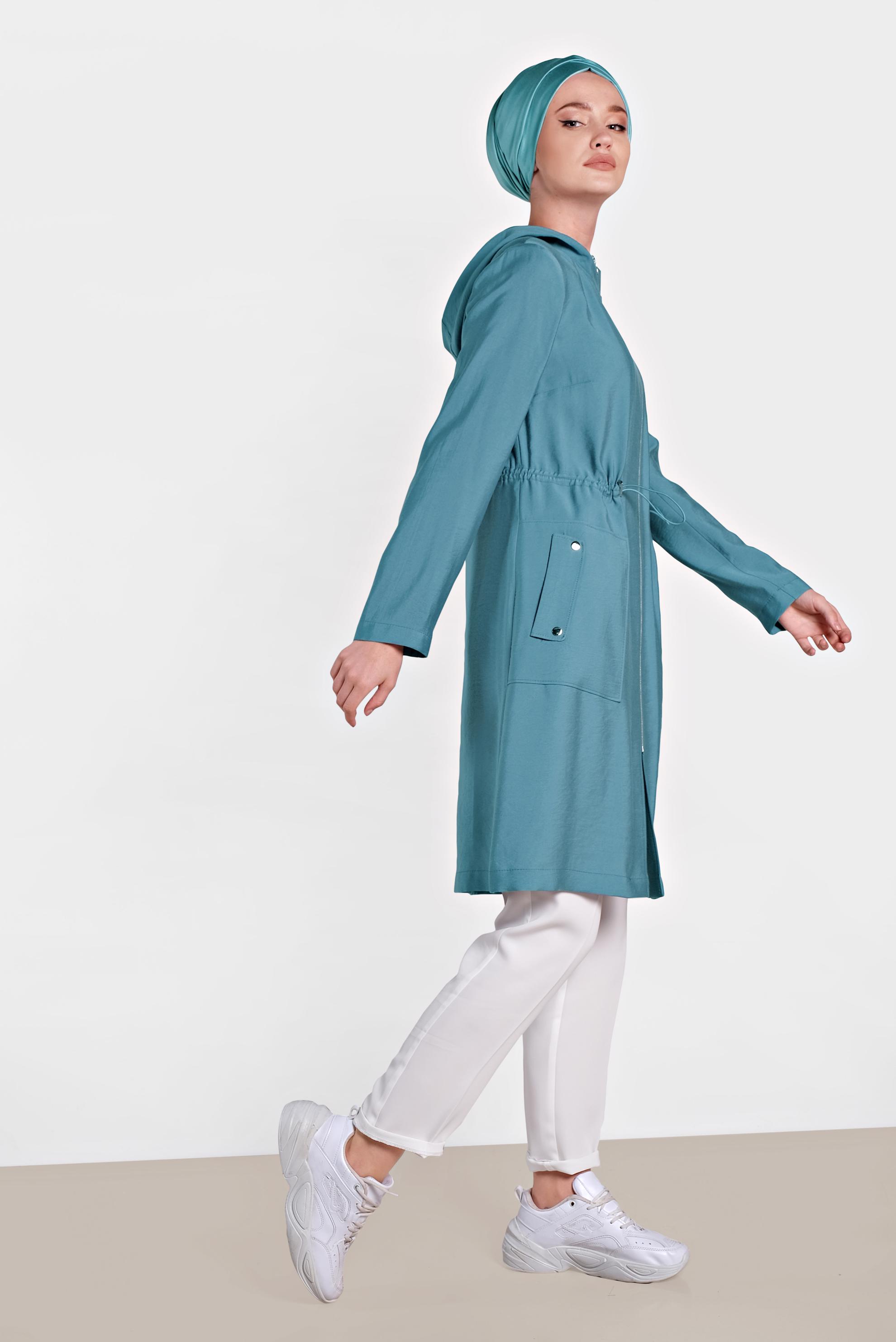 Tesettür giyim MAVİ BELİ BÜZGÜLÜ KAPÜŞONLU TRENÇKOT 1441