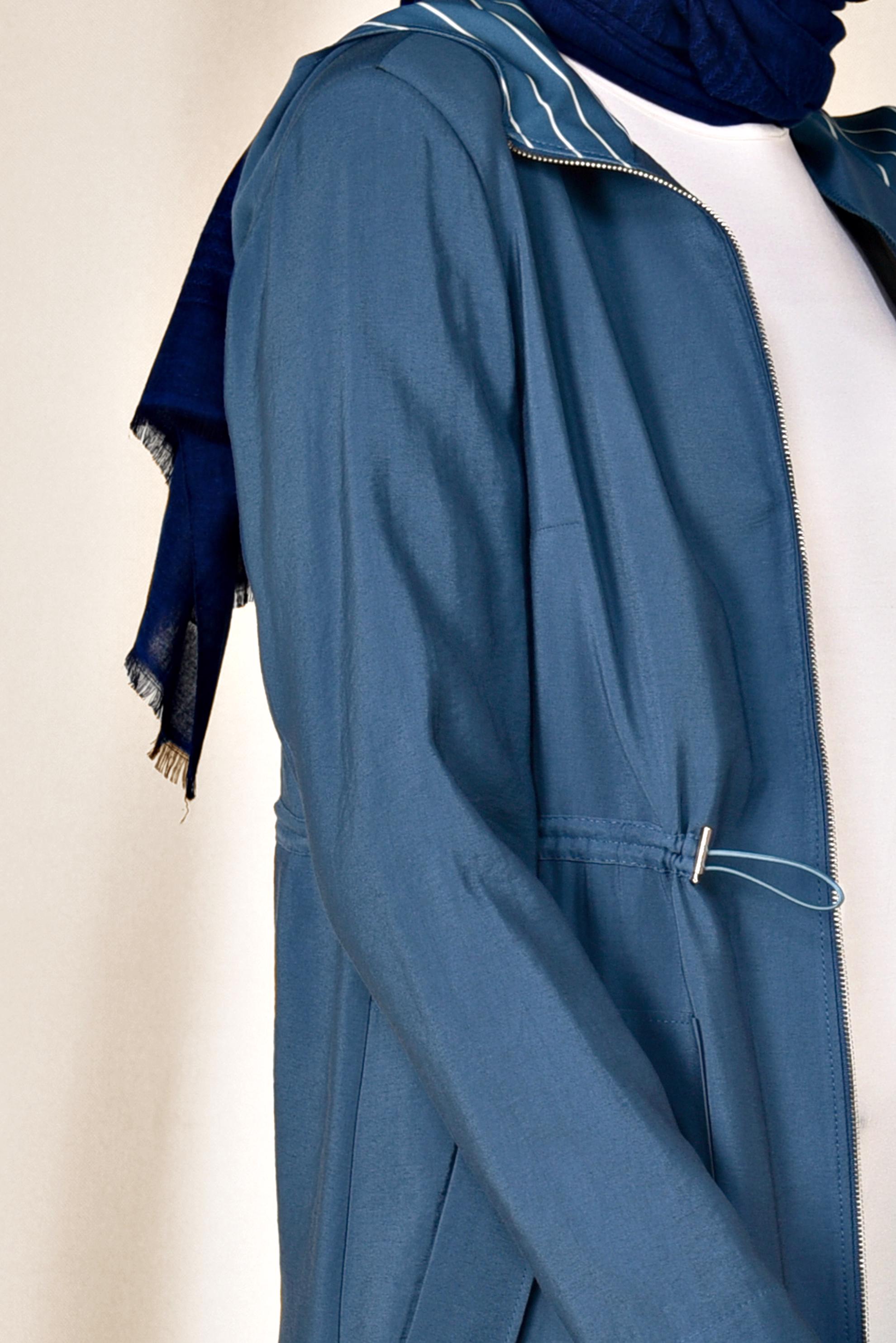 Tesettür giyim LACİVERT BELİ BÜZGÜLÜ KAPÜŞONLU TRENÇKOT 1441