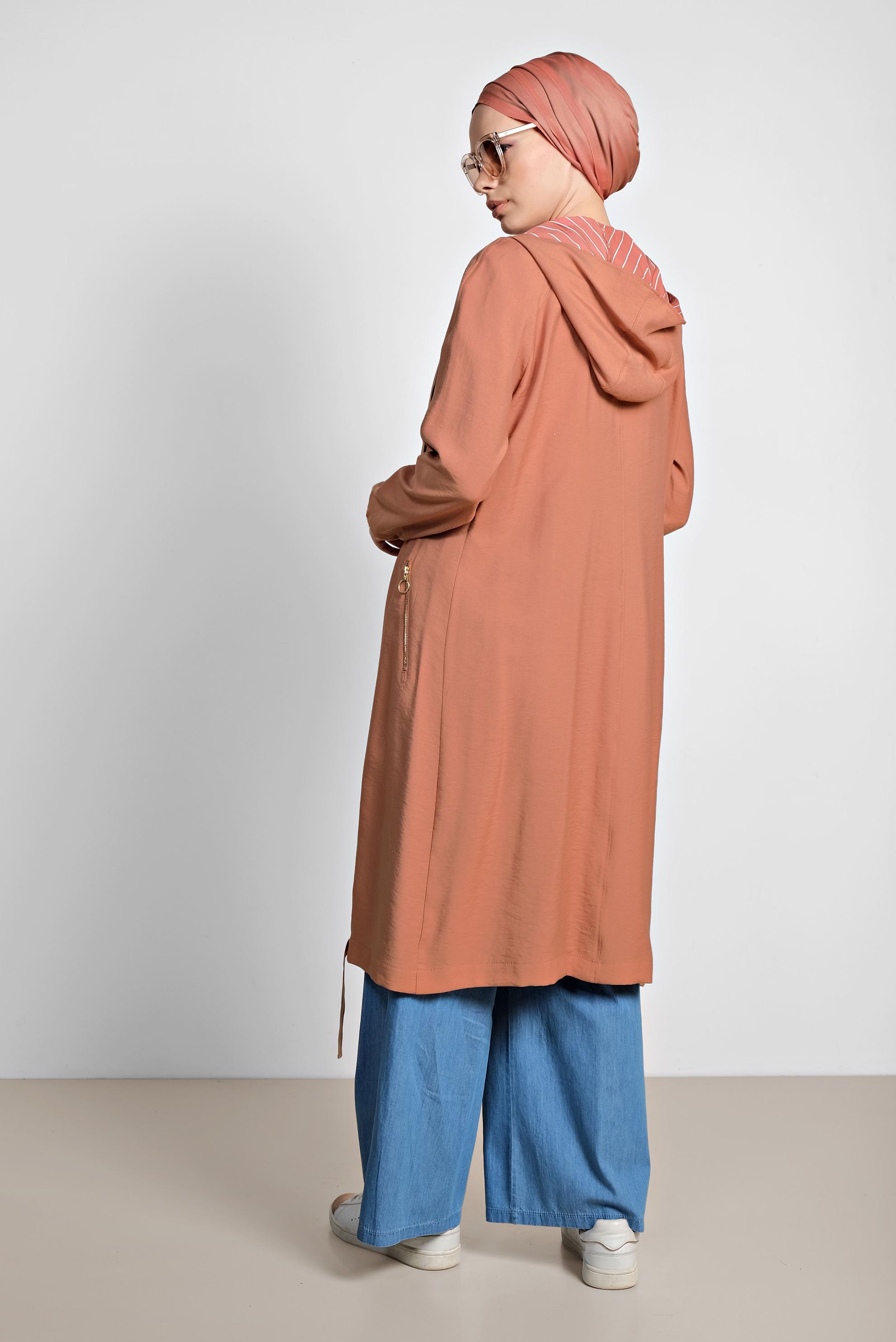 Tesettür giyim TURUNCU ETEK UCU BÜZGÜLÜ FERMUARLI TRENÇKOT 1447