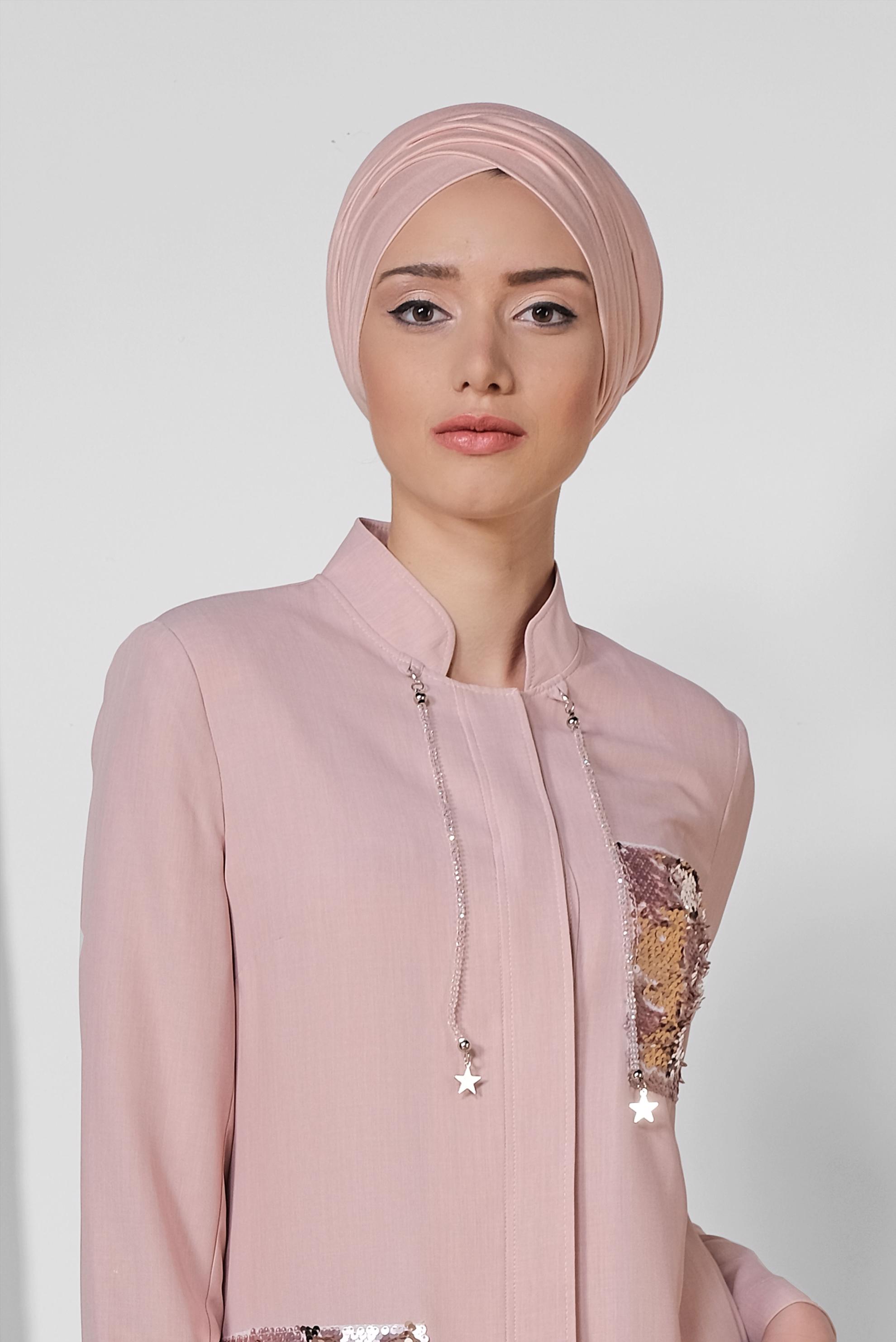 Tesettür giyim PUDRA PUL PAYET DETAYLI ÖNDEN DÜĞMELİ TRENÇKOT 1475