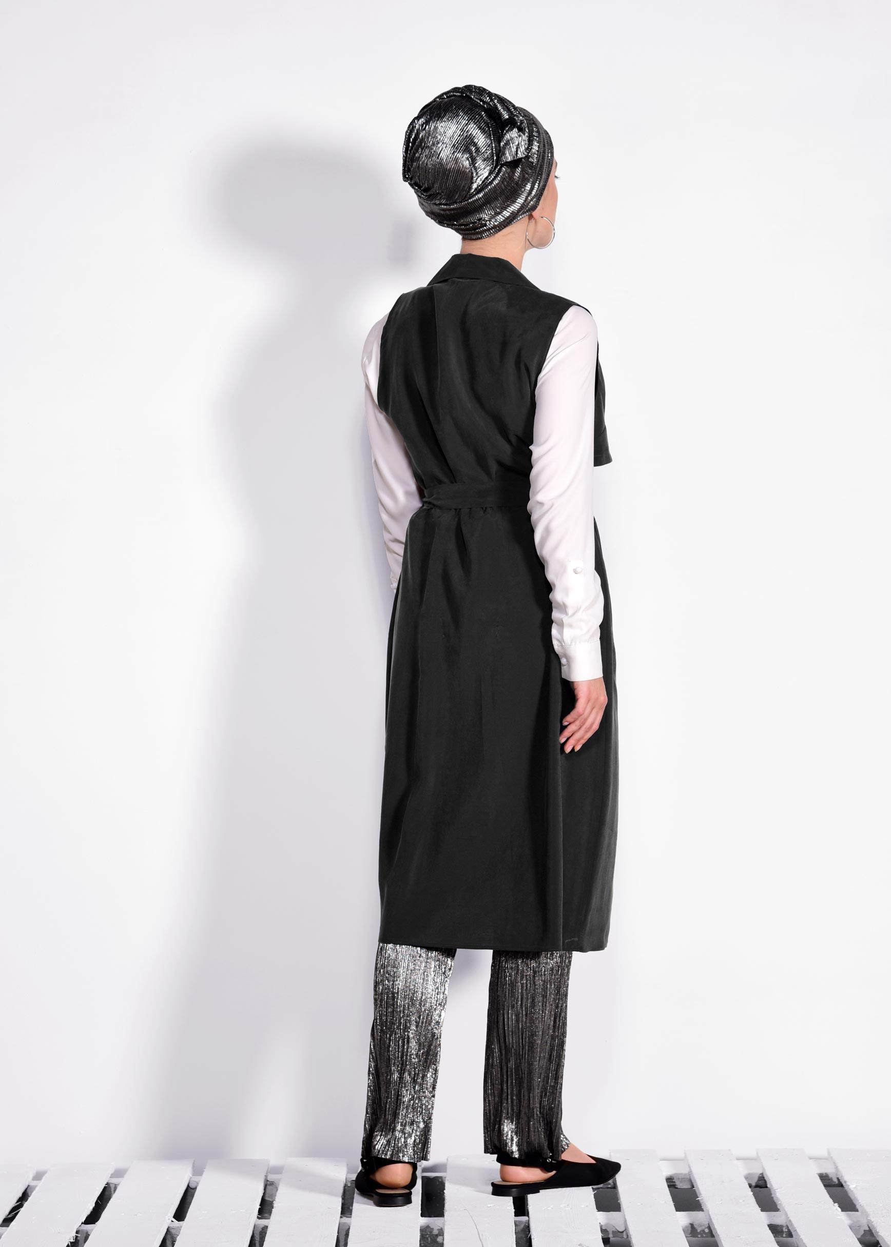 Tesettür giyim SİYAH YAKASI BONCUKLU BELİ KUŞAKLI YELEK 4023