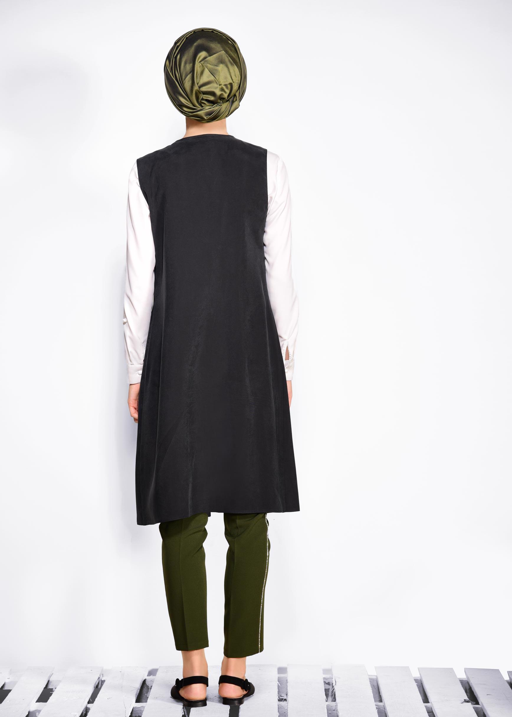 Tesettür giyim SİYAH CEPLERİ ZIMBALI FERMUAR DETAYLI YELEK 4176