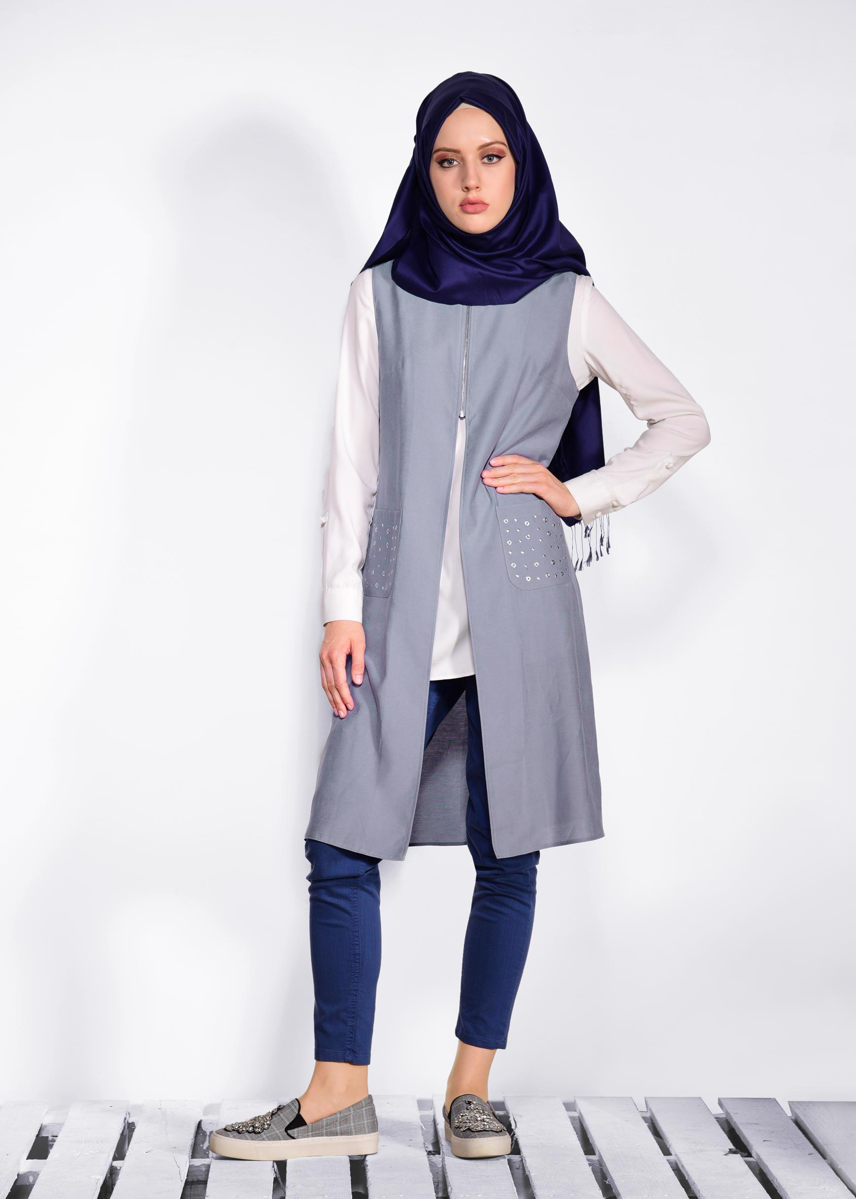 Tesettür giyim GRİ CEPLERİ ZIMBALI FERMUAR DETAYLI YELEK 4176