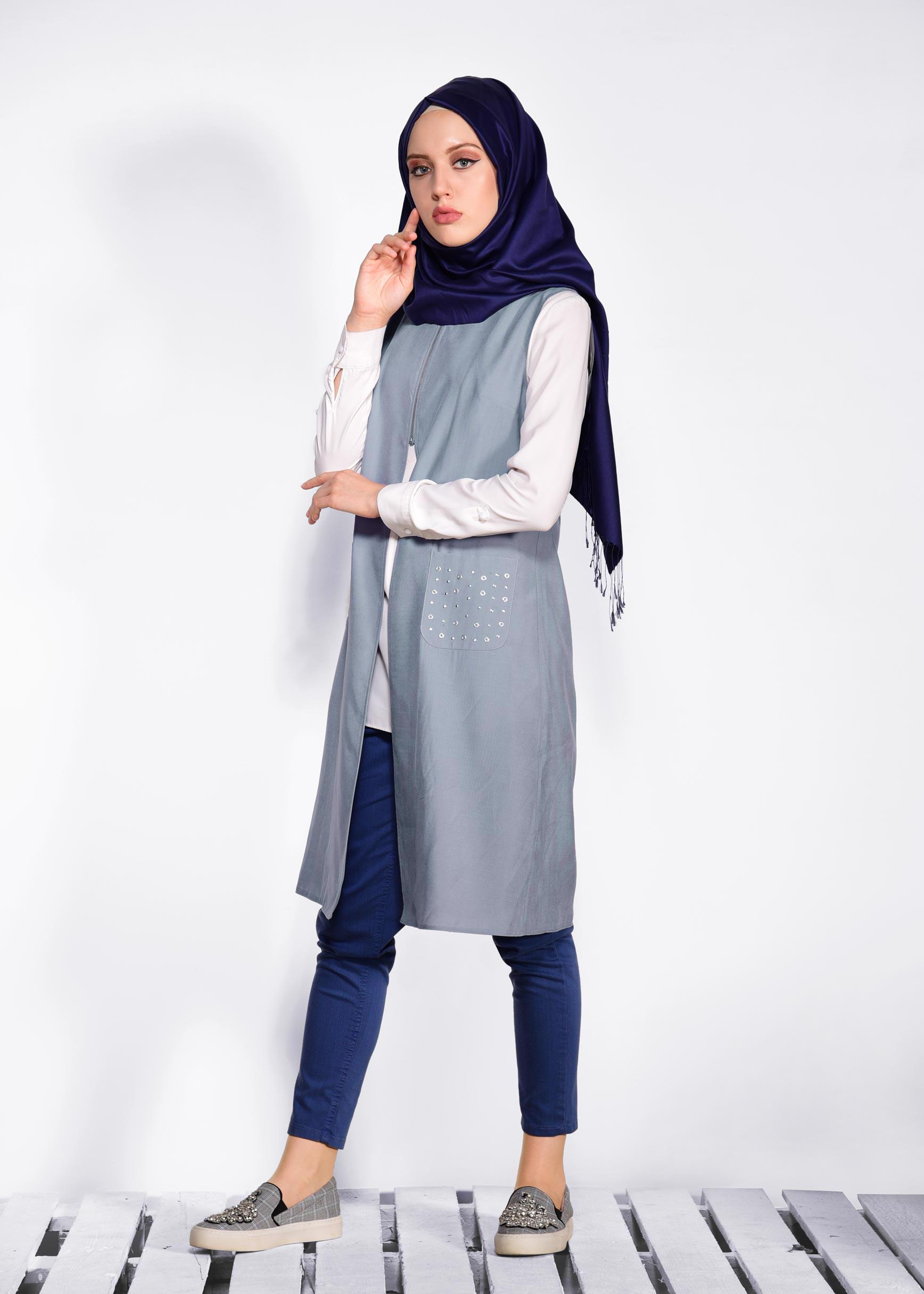 Tesettür giyim GRİ CEPLERİ ZIMBALI FERMUAR DETAYLI YELEK 4176