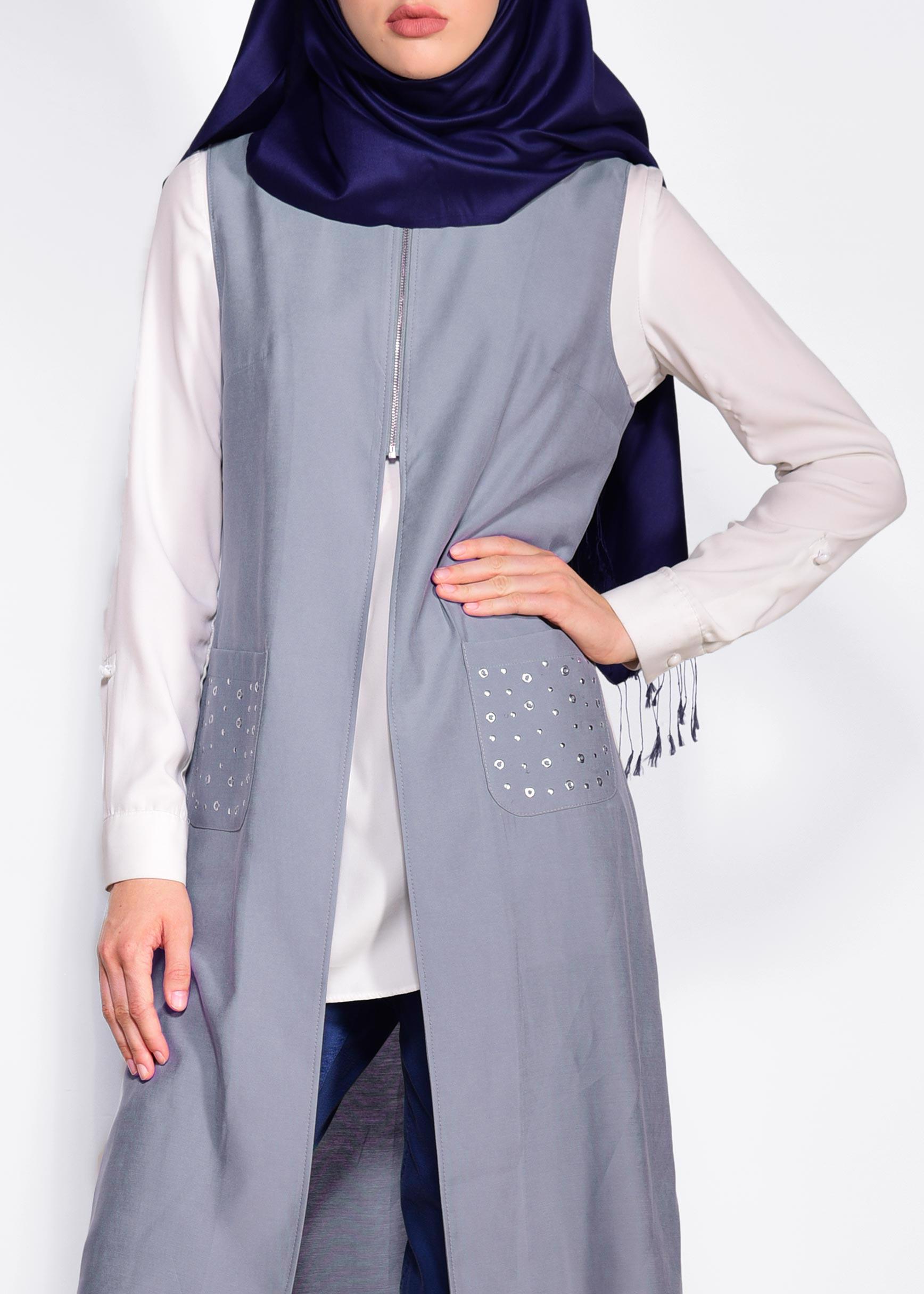 Tesettür giyim GRİ CEPLERİ ZIMBALI FERMUAR DETAYLI YELEK 4176
