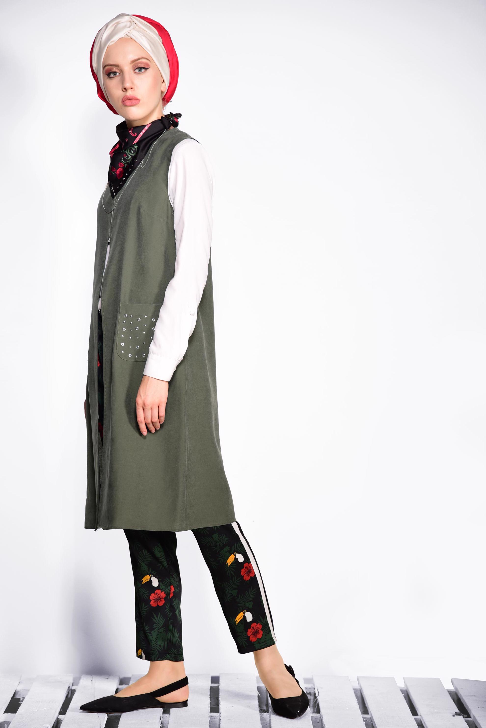 Tesettür giyim HAKİ CEPLERİ ZIMBALI FERMUAR DETAYLI YELEK 4176