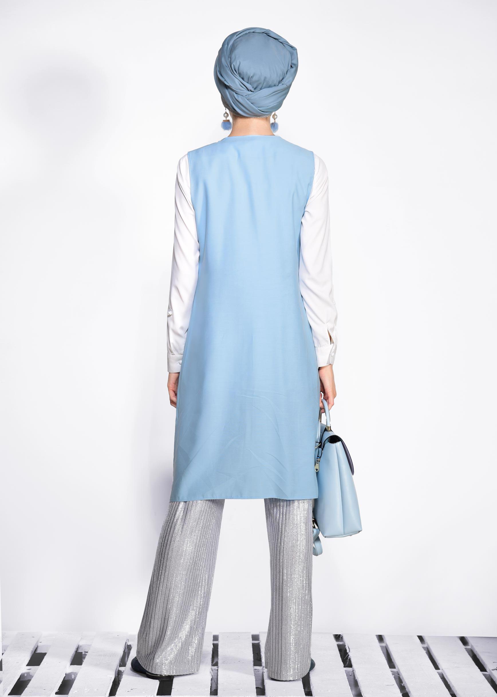 Tesettür giyim MAVİ CEPLERİ ZIMBALI FERMUAR DETAYLI YELEK 4176