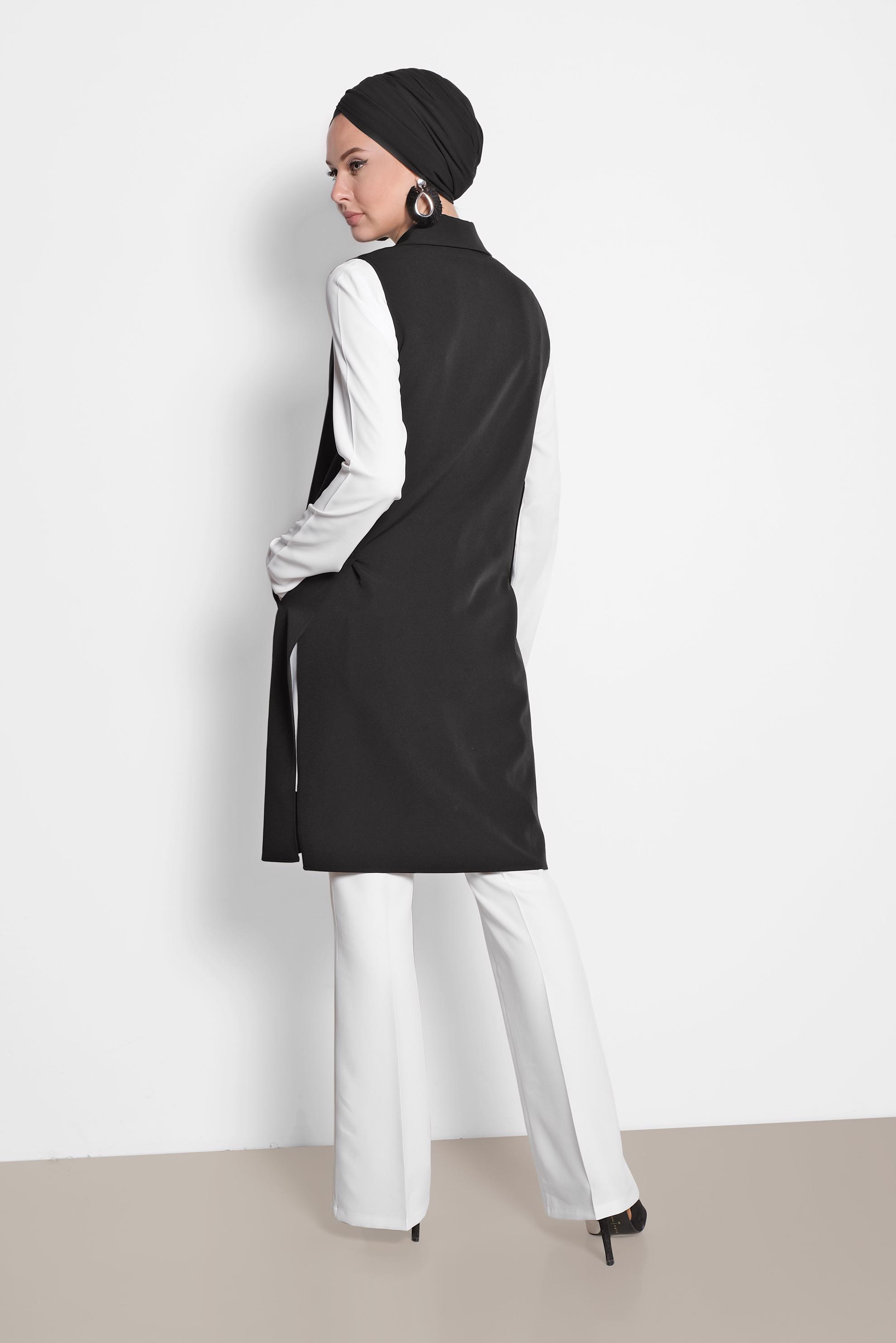 Tesettür giyim SİYAH YANDAN YIRTMAÇLI ÖNDEN DÜĞMELİ YELEK 4185