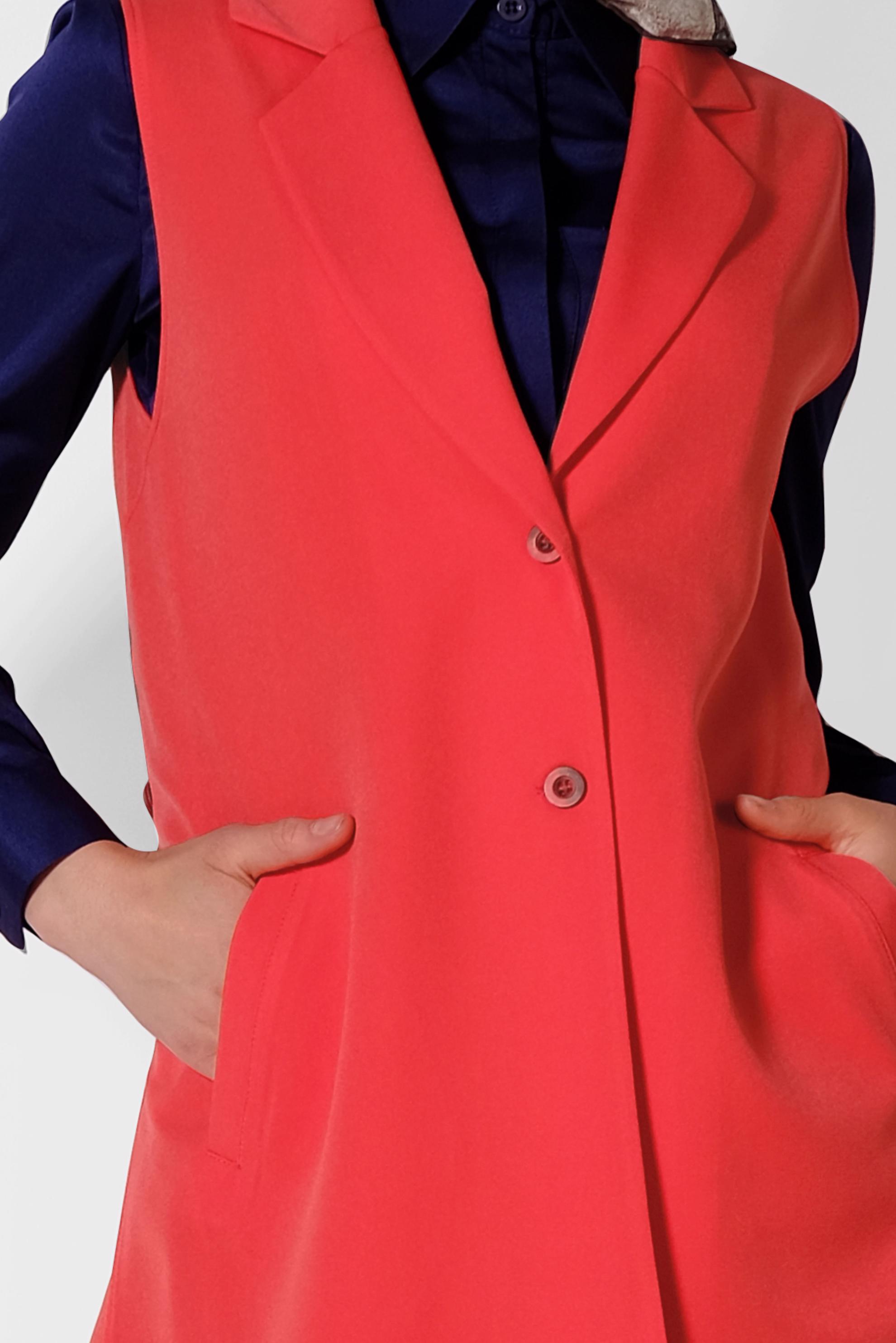 Tesettür giyim KIRMIZI YANDAN YIRTMAÇLI ÖNDEN DÜĞMELİ YELEK 4185