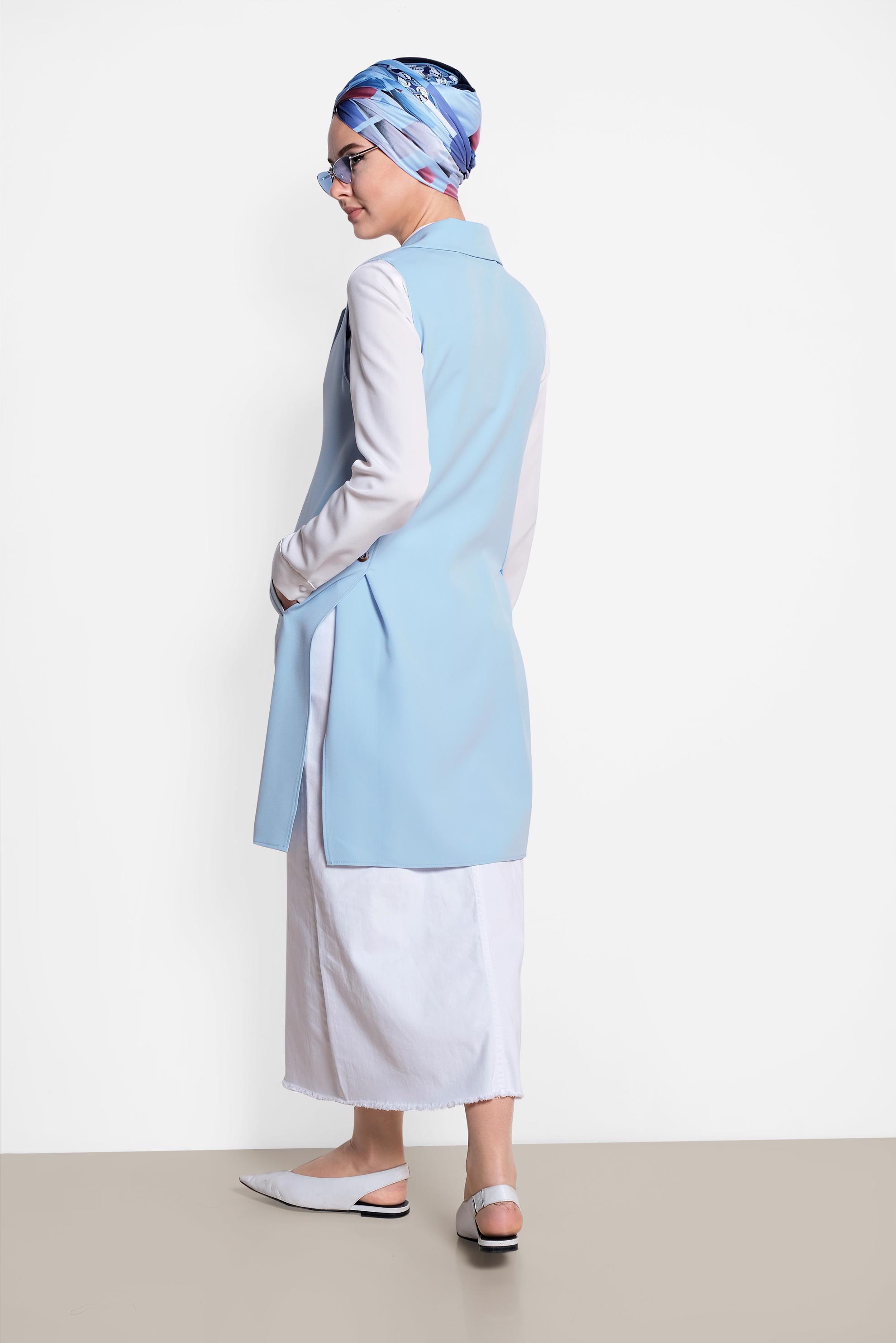 Tesettür giyim MAVİ YANDAN YIRTMAÇLI ÖNDEN DÜĞMELİ YELEK 4185