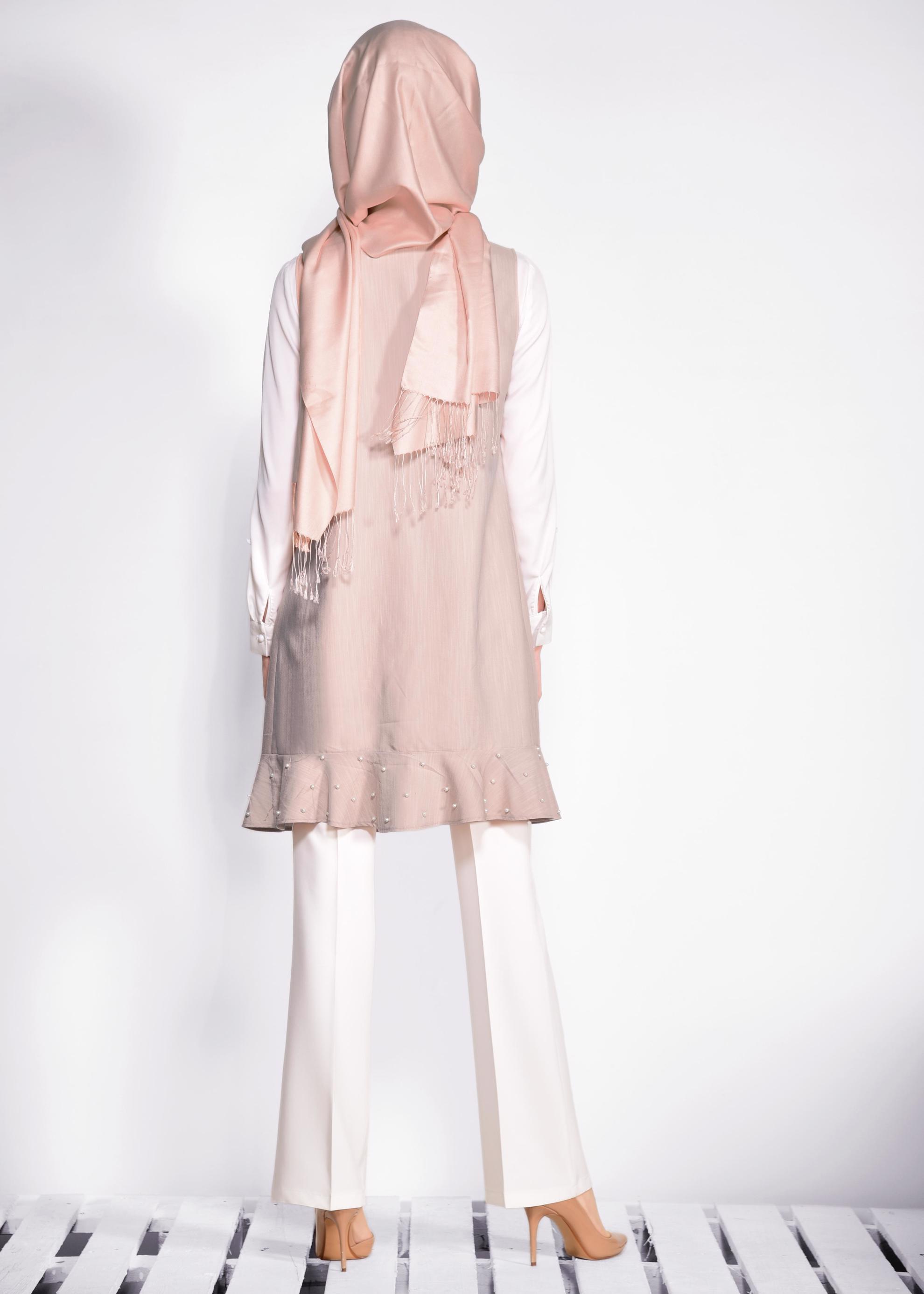 Tesettür giyim BEJ ETEK UCU İNCİLİ VE VOLANLI YELEK 4331