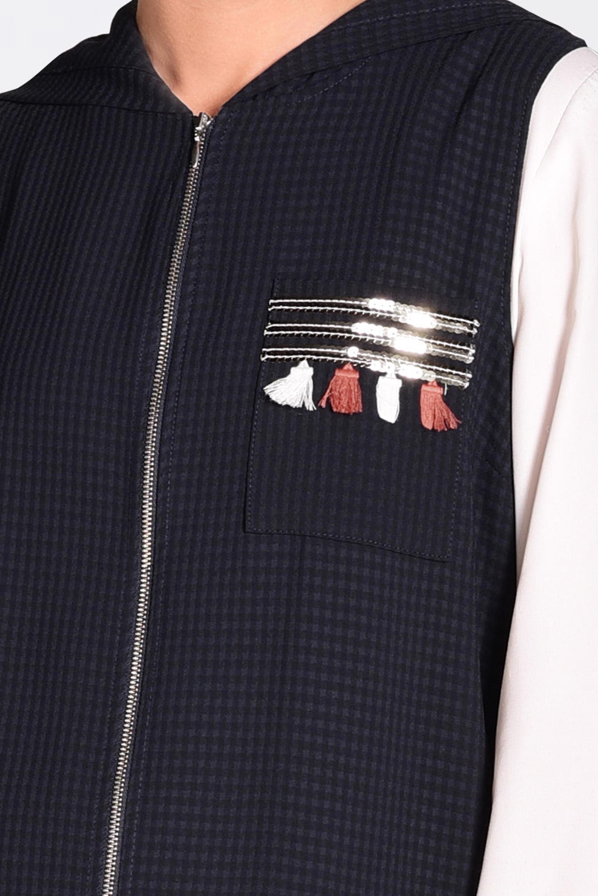 Tesettür giyim LACİVERT PUL VE PÜSKÜL DETAYLI KAPÜŞONLU YELEK 4388