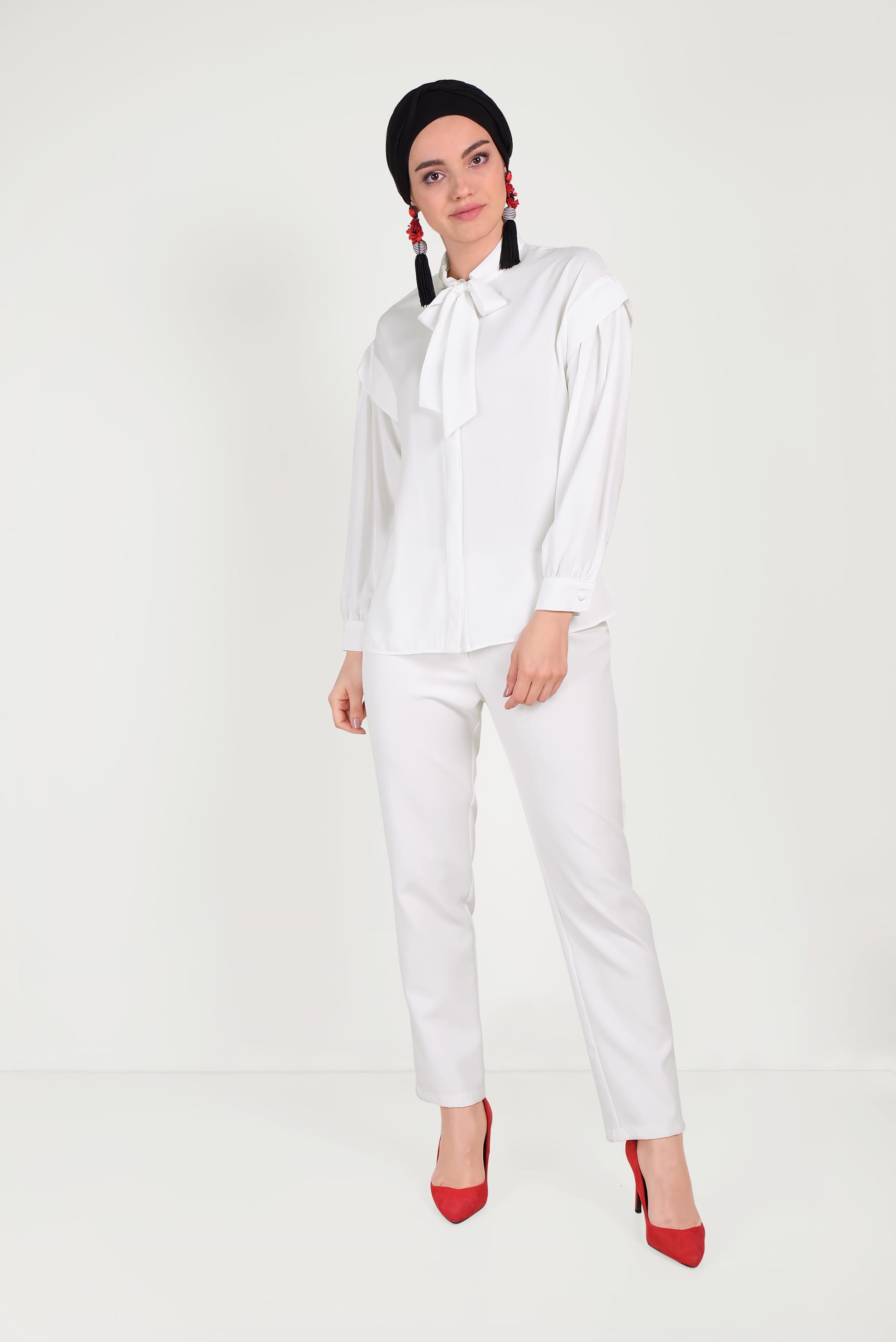 Tesettür giyim BEYAZ YAKA KISMI FULAR DETAYLI BLUZ 40318