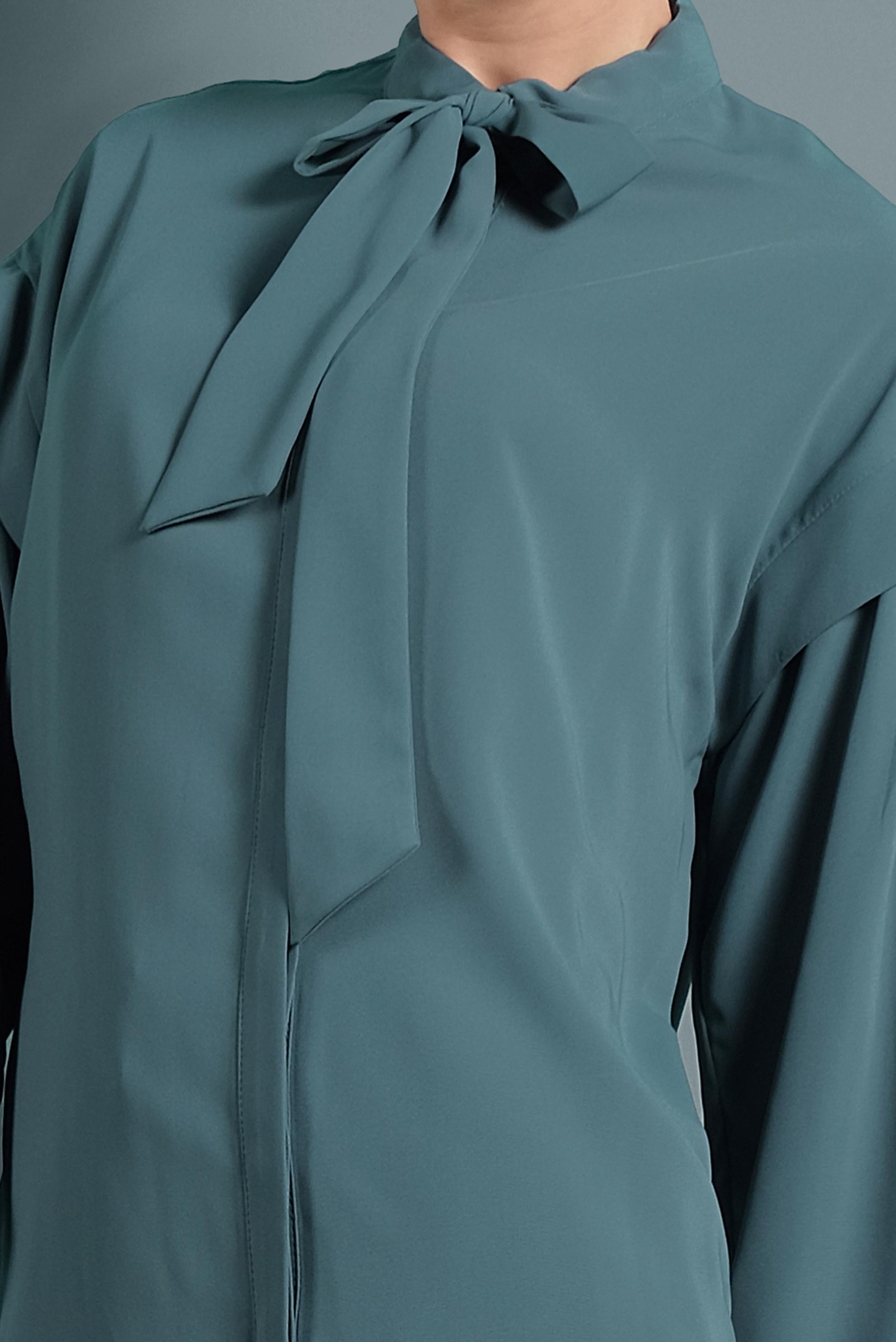 Tesettür giyim YEŞİL YAKA KISMI FULAR DETAYLI BLUZ 40318