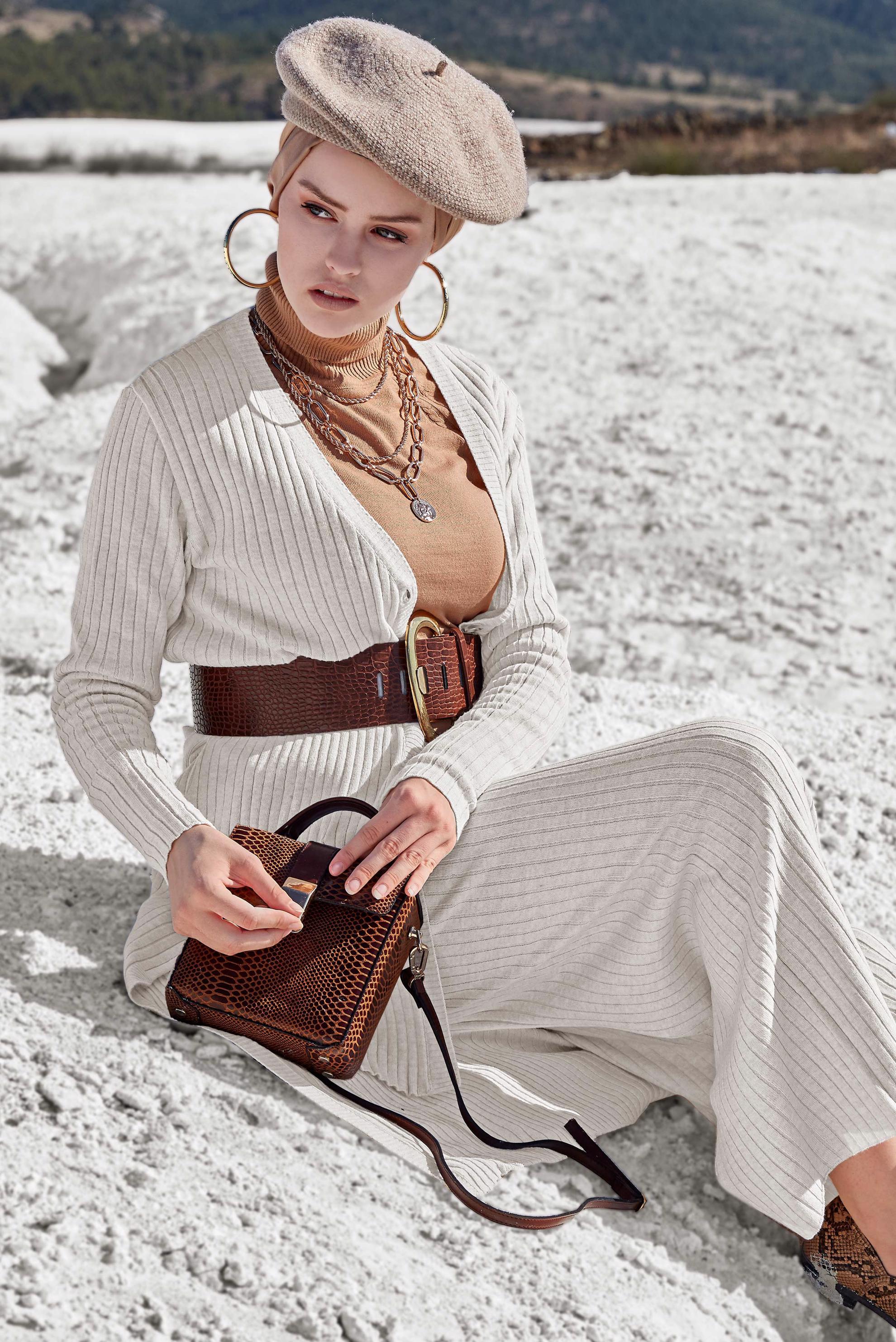 Tesettür giyim BEJ FİTİLLİ TRİKO CEKET 40049 