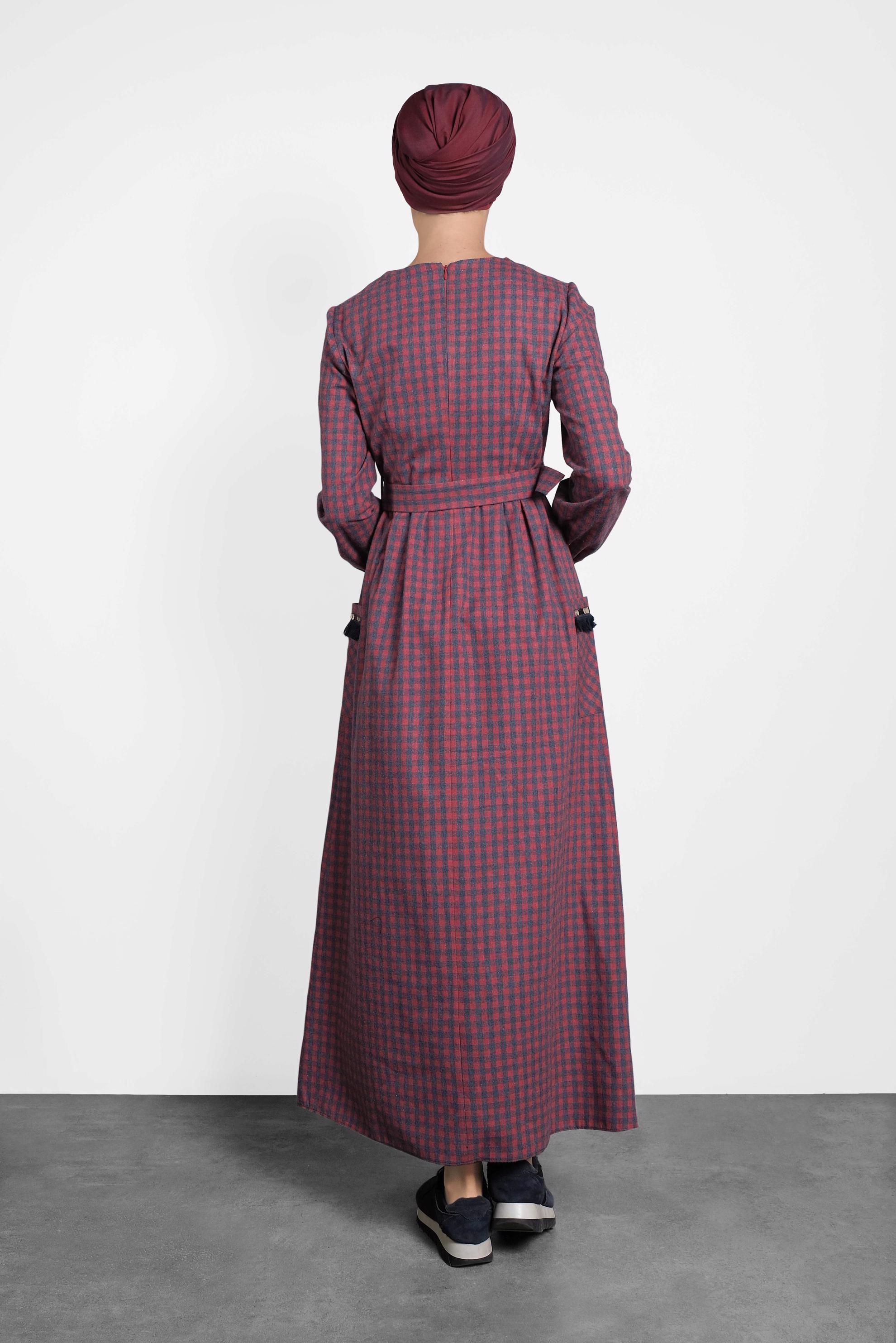 Tesettür giyim LACİVERT PAMUKLU KARE DESENLİ KEMERLİ ELBİSE 40175