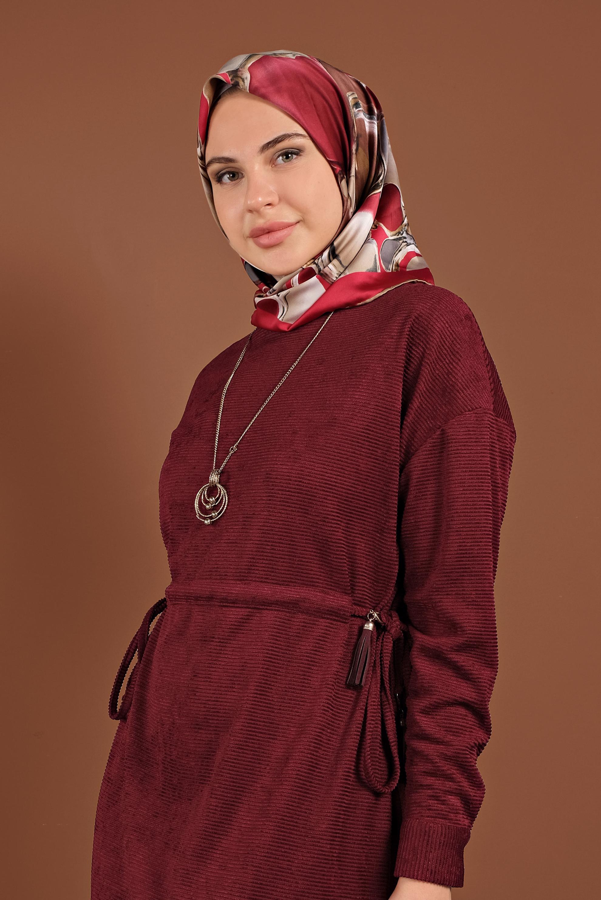 Tesettür giyim BORDO BELİ BÜZGÜLÜ FİTİLLİ KADİFE ELBİSE 40297