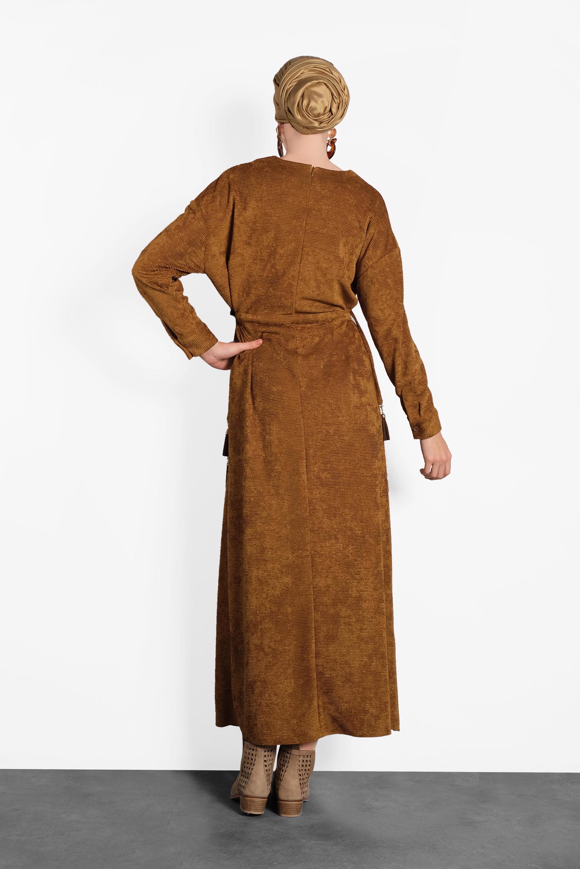 Tesettür giyim TABA BELİ BÜZGÜLÜ FİTİLLİ KADİFE ELBİSE 40297