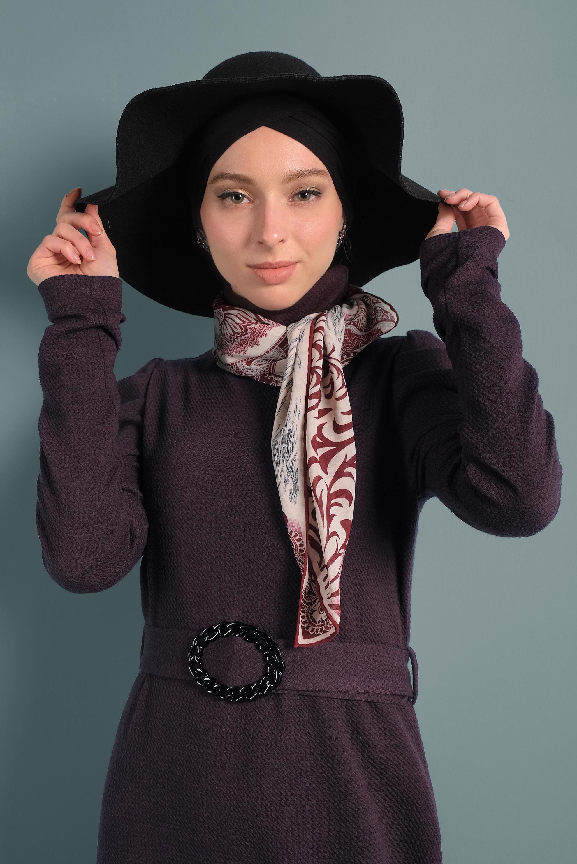 Tesettür giyim MOR OMUZ KISMI BÜZGÜLÜ BOĞAZLI ELBİSE 40362