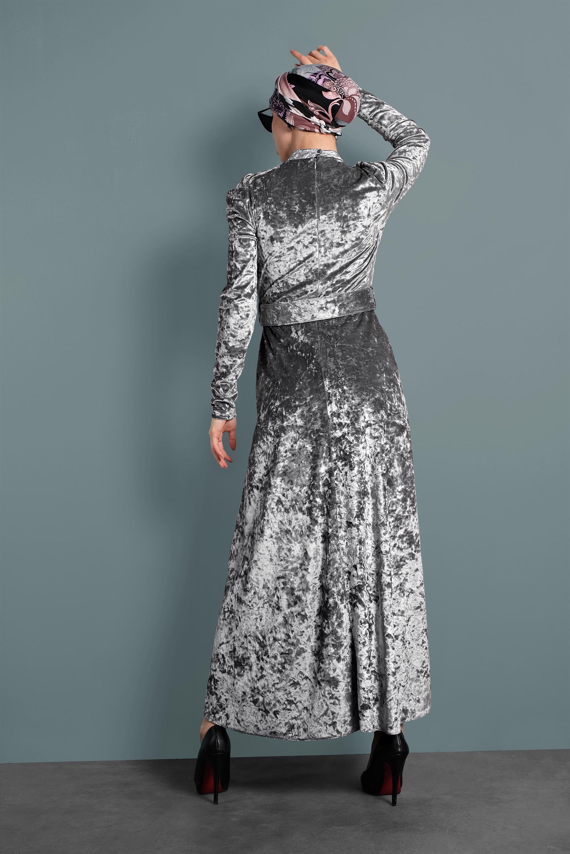 Tesettür giyim GRİ YAKASI BAĞCIKLI KADİFE ELBİSE 40380