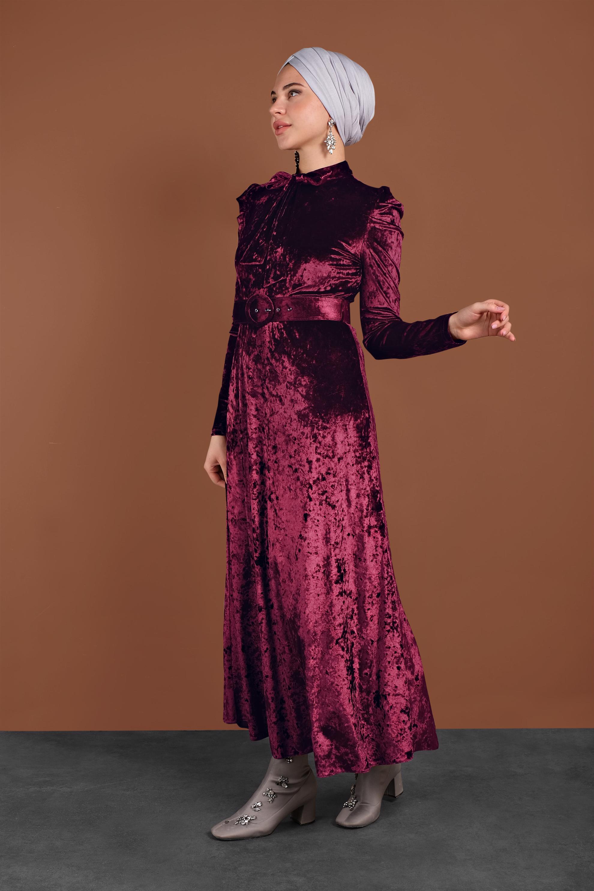 Tesettür giyim MÜRDÜM YAKASI BAĞCIKLI KADİFE ELBİSE 40380