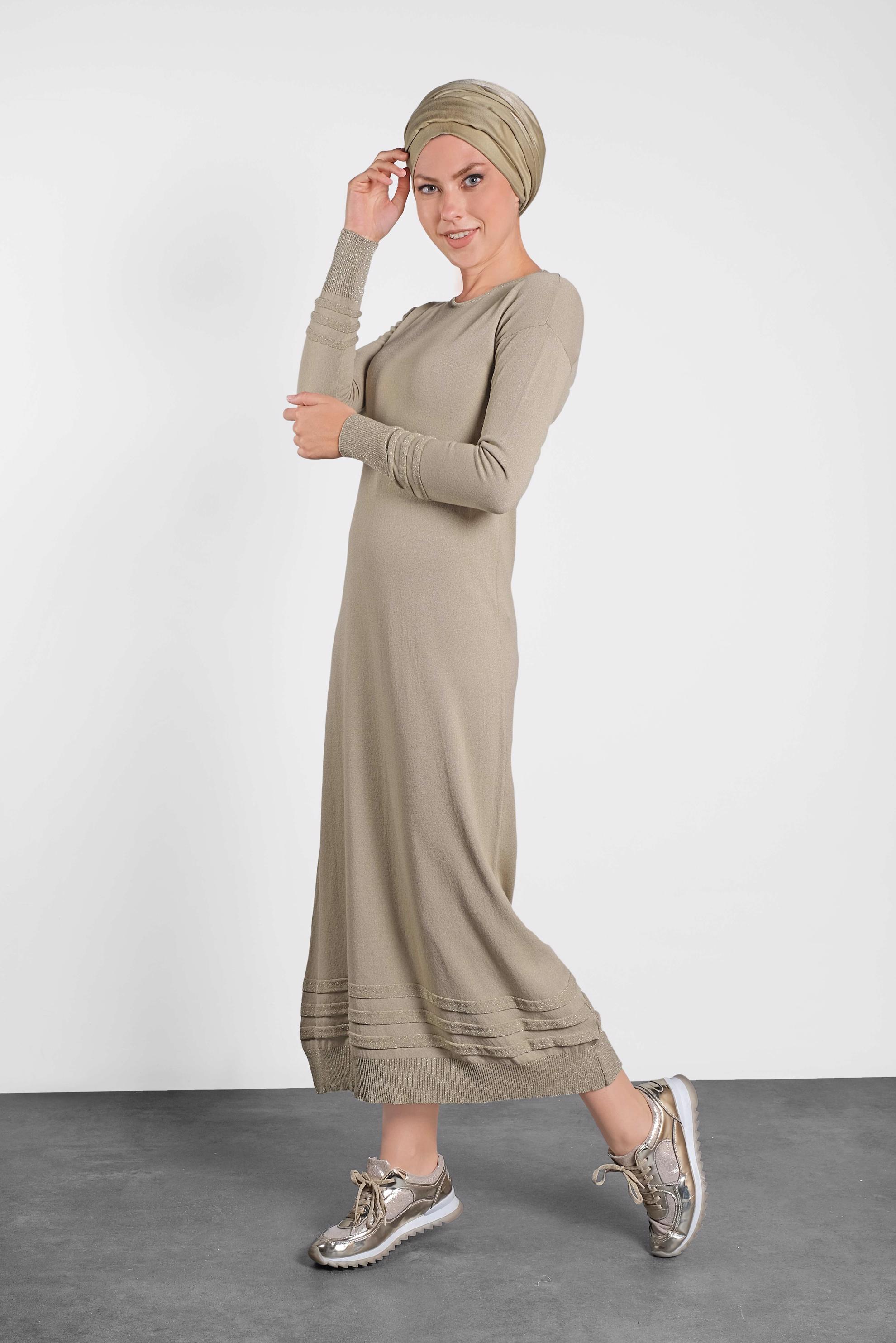 Tesettür giyim BEJ SİMLİ İNCE TRİKO ELBİSE 4137